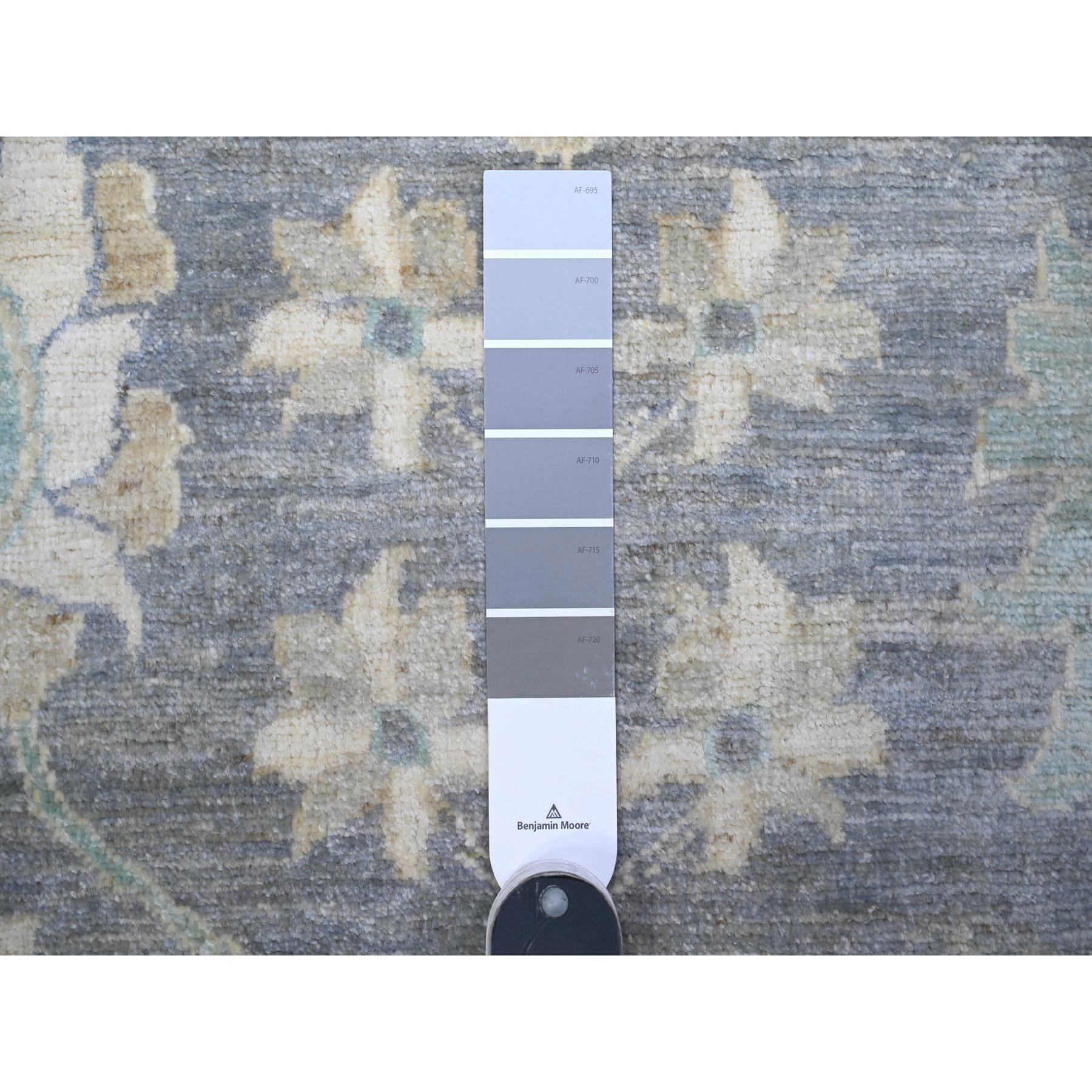 Sabre Grauer handgeknüpfter orientalischer Teppich aus reiner Wolle in Peshawar Mahal-Design 10'2