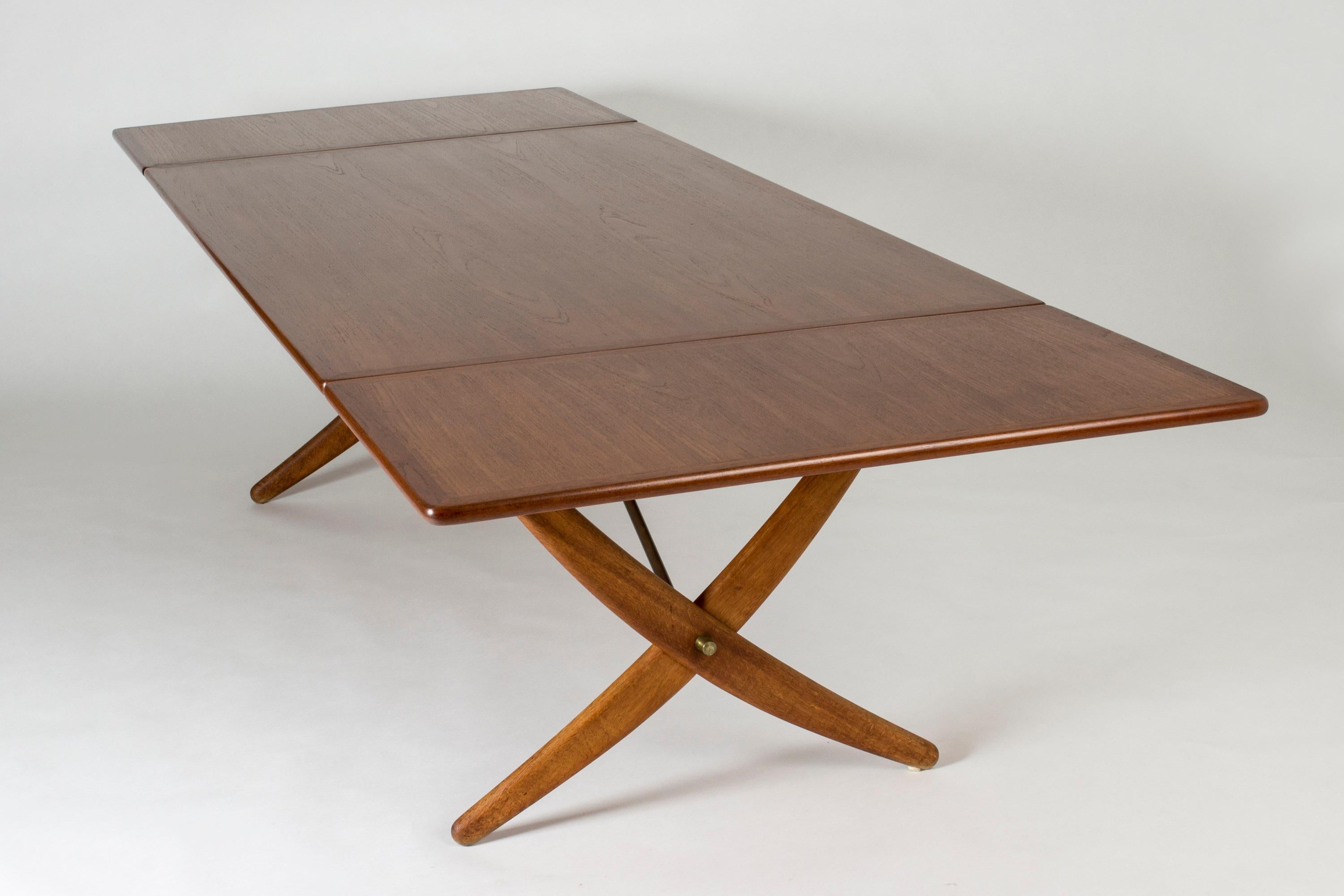 “Sabre Leg” Dining Table by Hans J. Wegner In Good Condition In Stockholm, SE