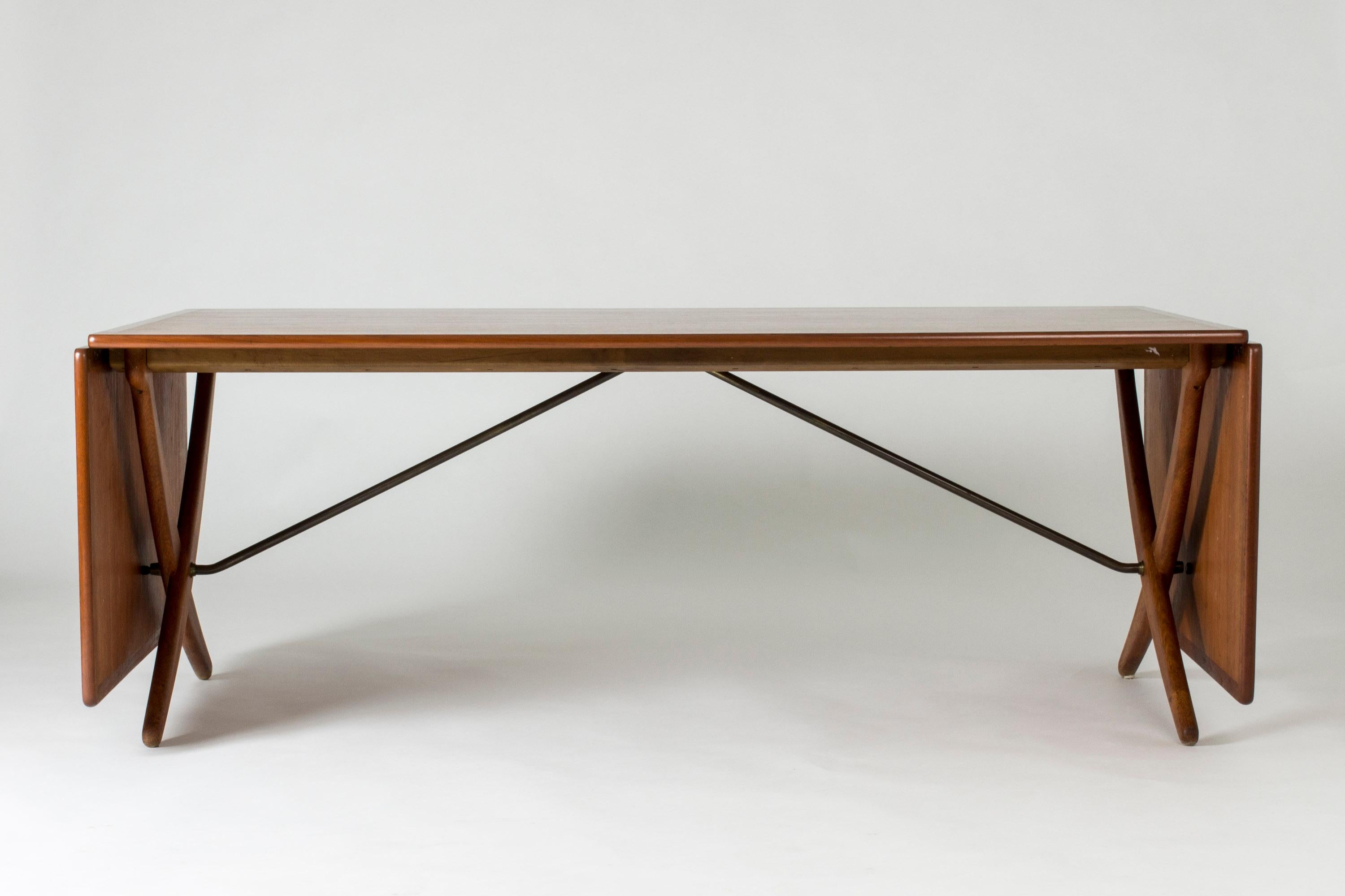 “Sabre Leg” Dining Table by Hans J. Wegner 1