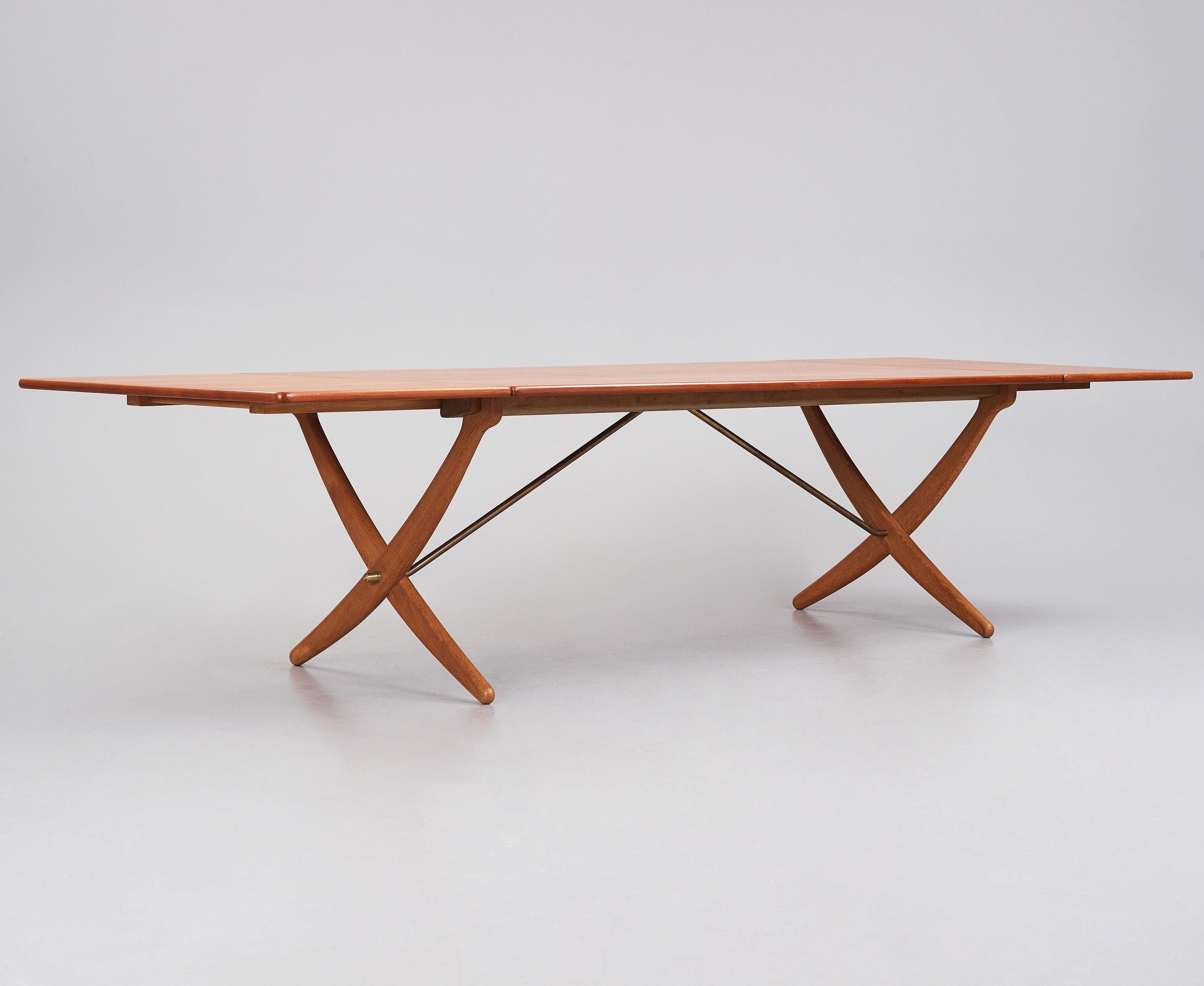 Table moderne danoise en sabre modèle AT-314 de Hans Wegner, années 1950 Bon état - En vente à Uccle, BE