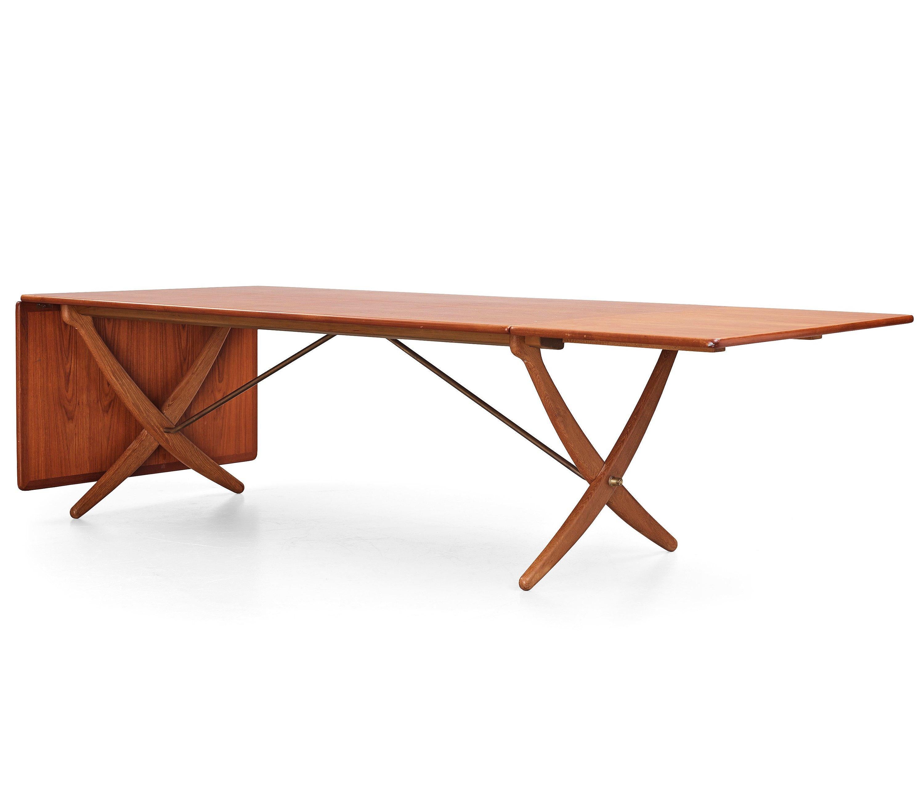 Laiton Table moderne danoise en sabre modèle AT-314 de Hans Wegner, années 1950 en vente