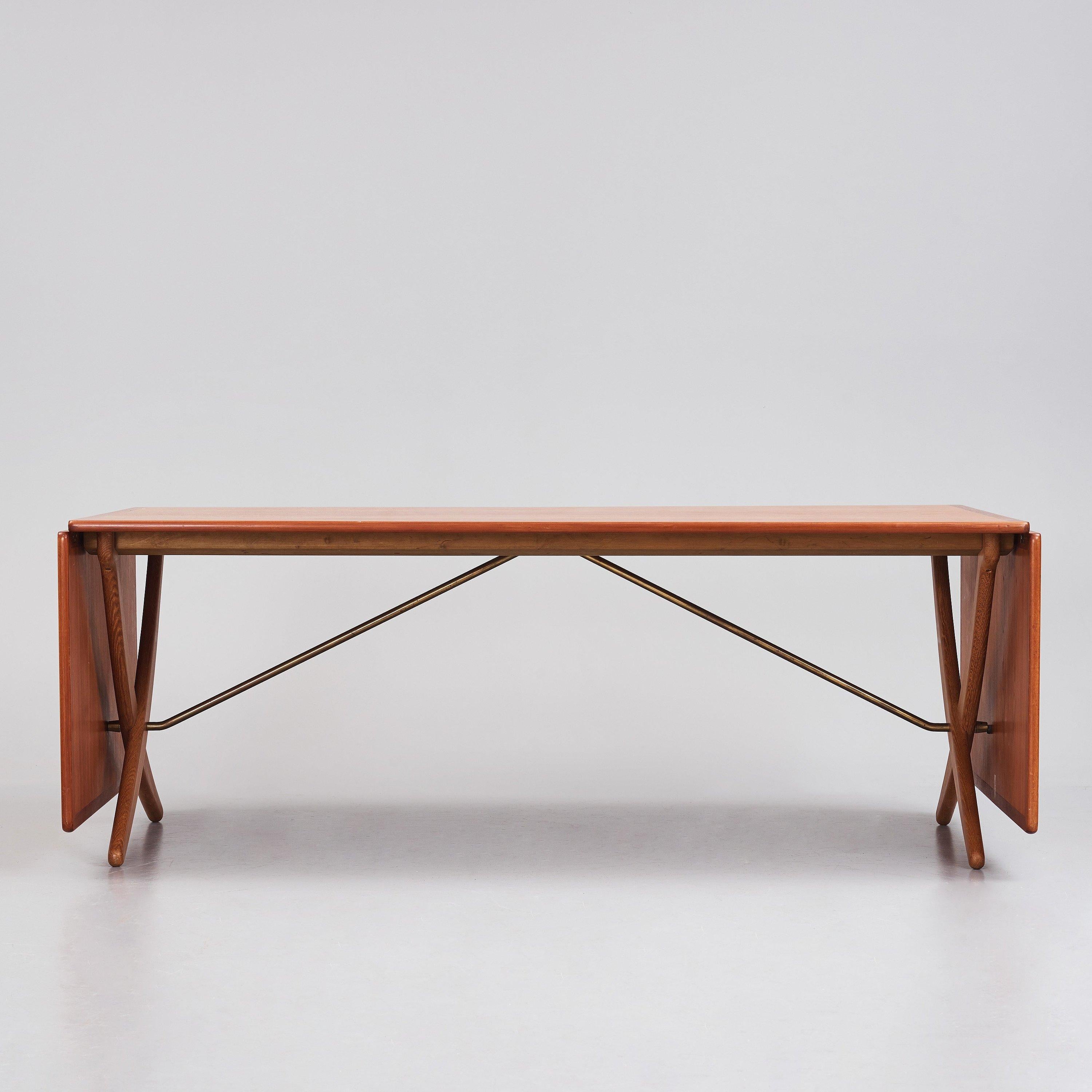 Danish Modern Sabre Table Model AT-314 by Hans Wegner, 1950's For Sale 3