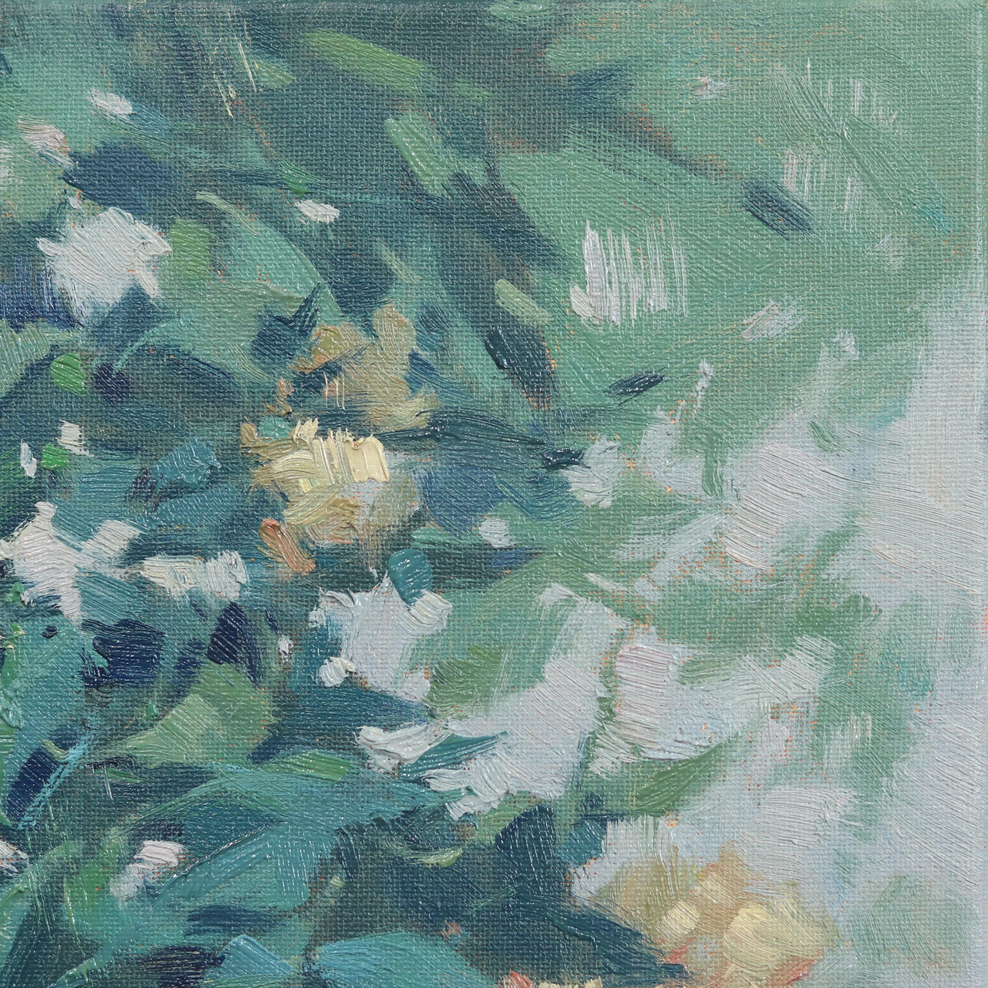 Chasing The Breeze di Sabrina Zhou, un radioso dipinto a olio su tela incorniciato di 13,5 pollici quadrati, cattura il movimento dinamico e la bellezza fugace di una composizione floreale in fiore che ondeggia sotto il tocco gentile della natura.