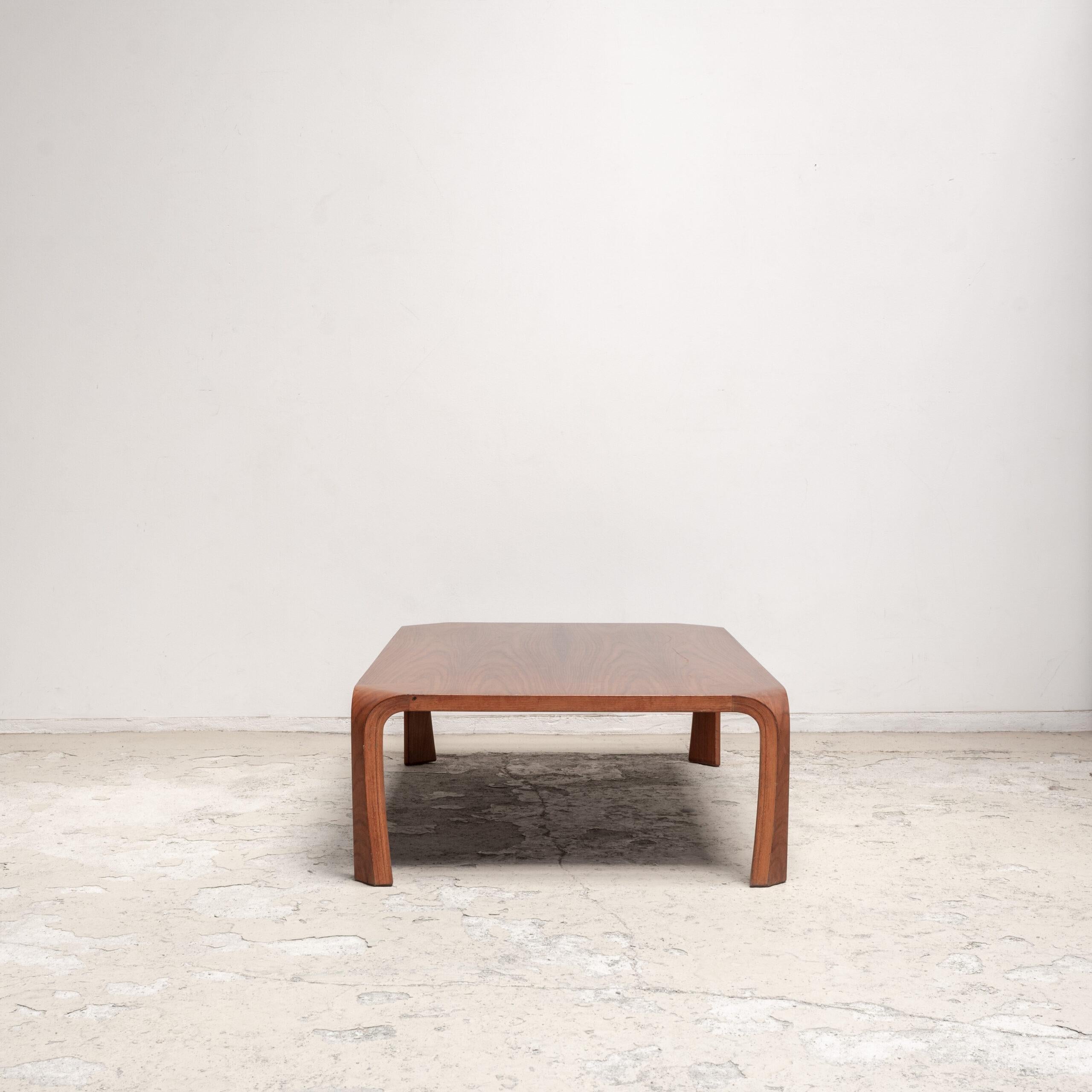 Saburo Inui coffee table for Tendo Mokko, 1960s im Zustand „Gut“ im Angebot in Tokyo, Tokyo