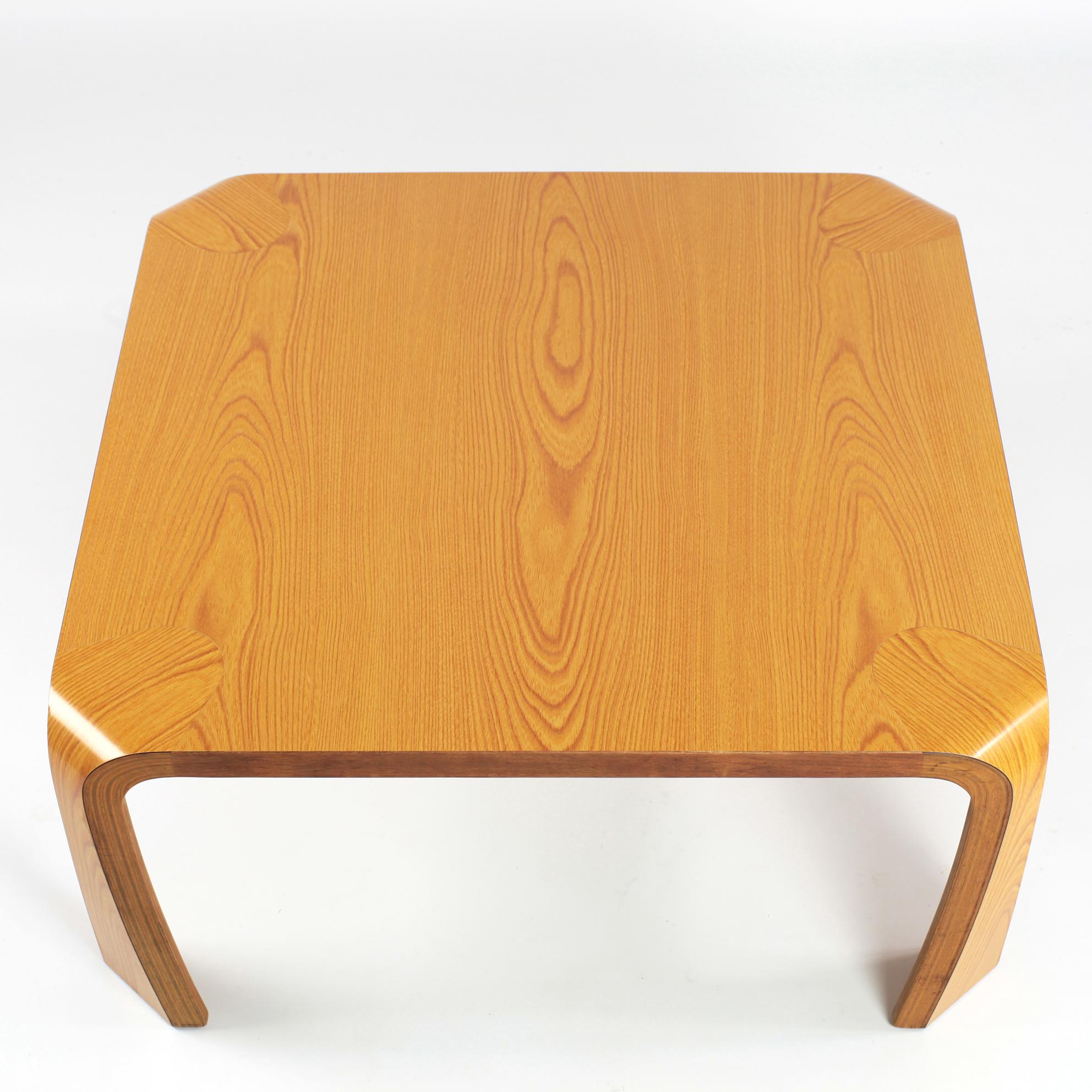 Saburo Inui for Tendo Mokko Square Coffee Table, Japan, 1960s In Good Condition For Sale In Saint  Ouen, FR