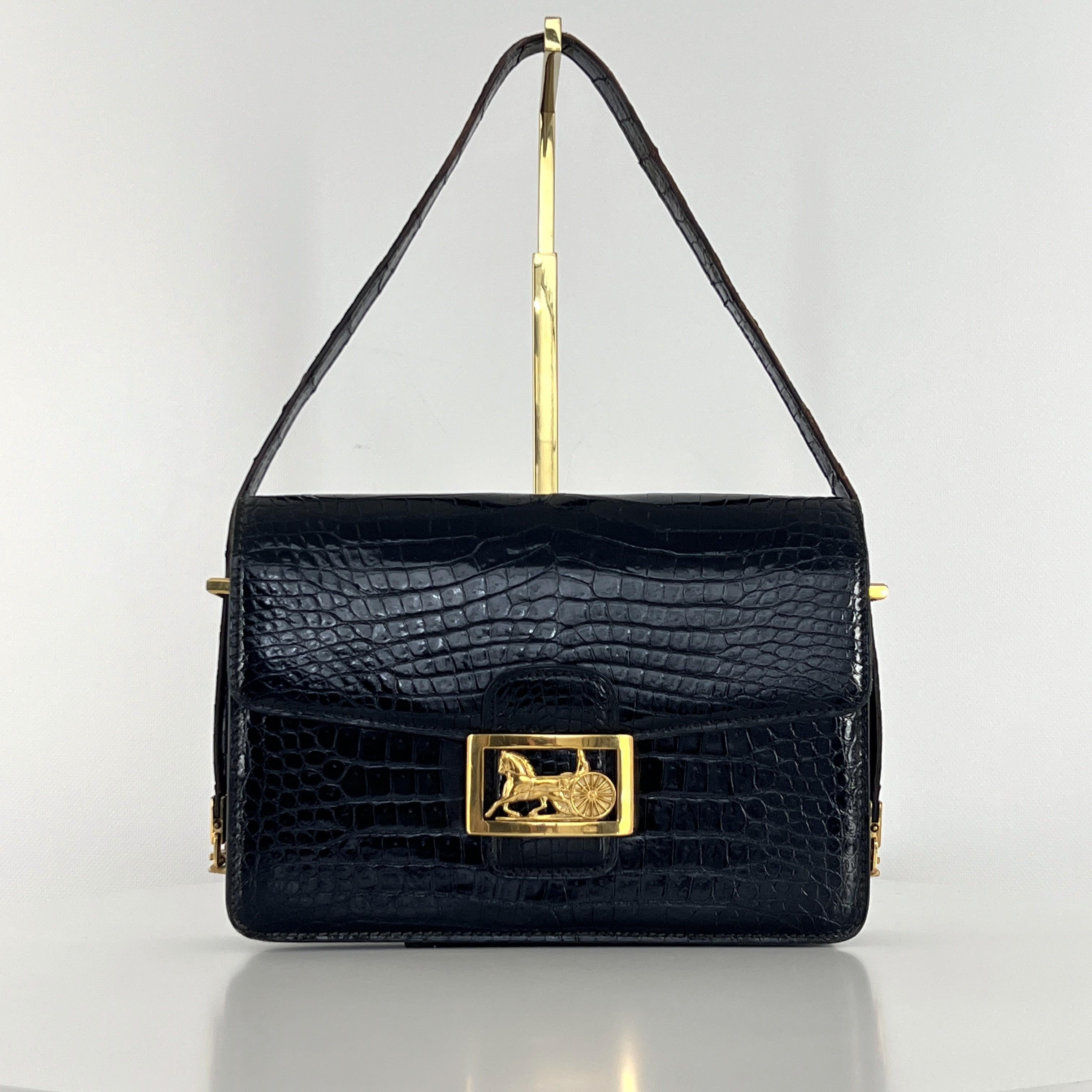 Nero Sac à main CELINE Triomphe crocodile noir 1990-1999 in vendita