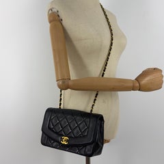 Sac à main CHANEL Diana Small cuir d'agneau noir 1991-1994