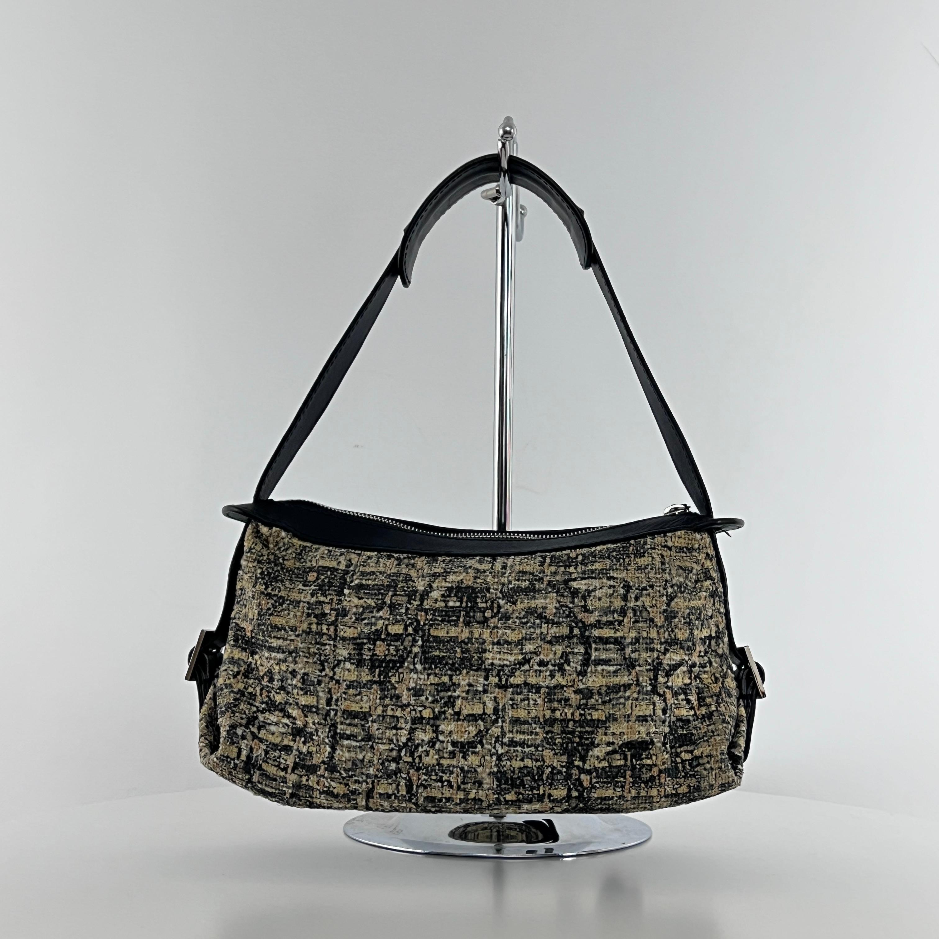 Sac à main Chanel Hobo Tweed Small tweed et cuir noir 2005-2006 In condizioni ottime in vendita a SAINT-OUEN-SUR-SEINE, FR