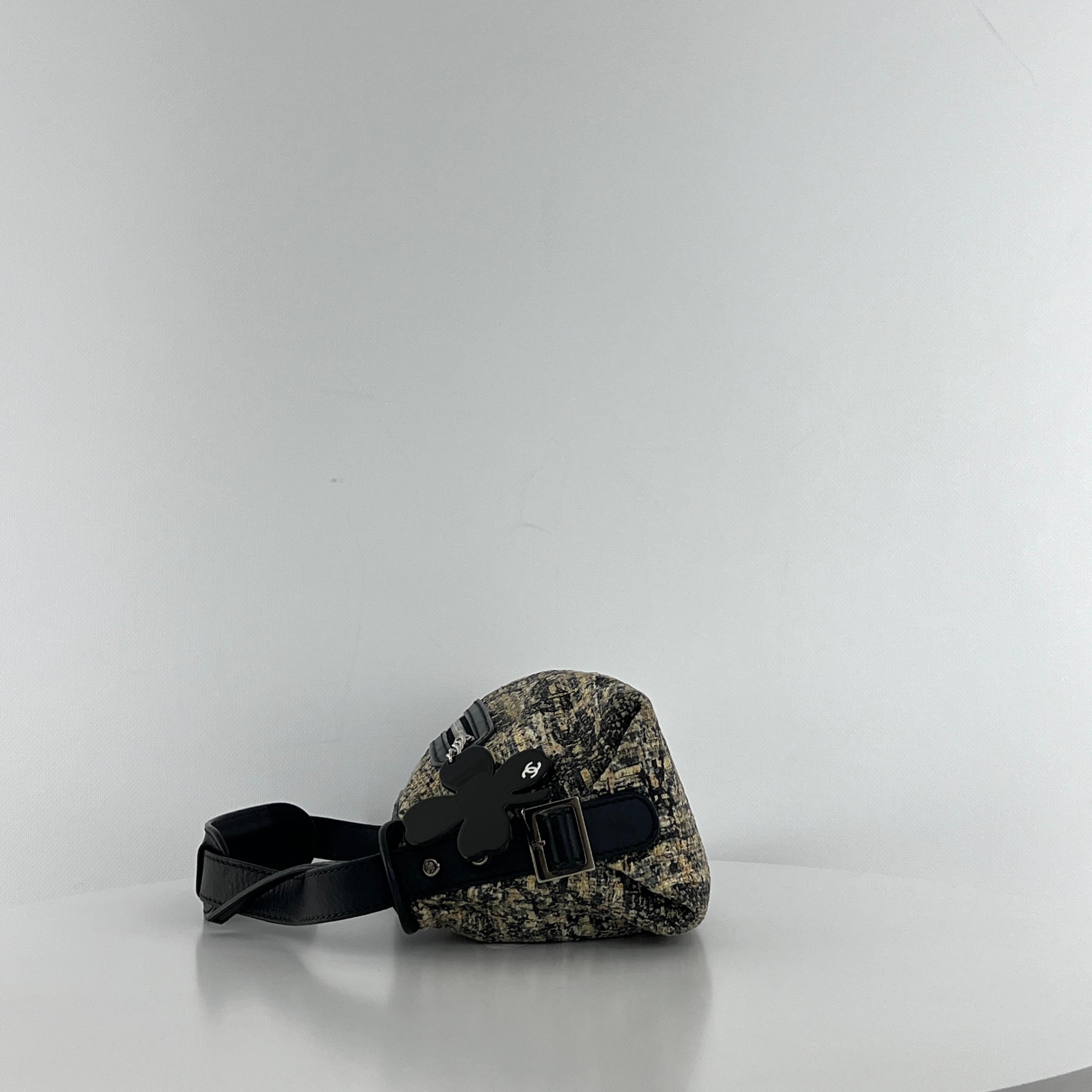 da uomo o donna Sac à main Chanel Hobo Tweed Small tweed et cuir noir 2005-2006 in vendita