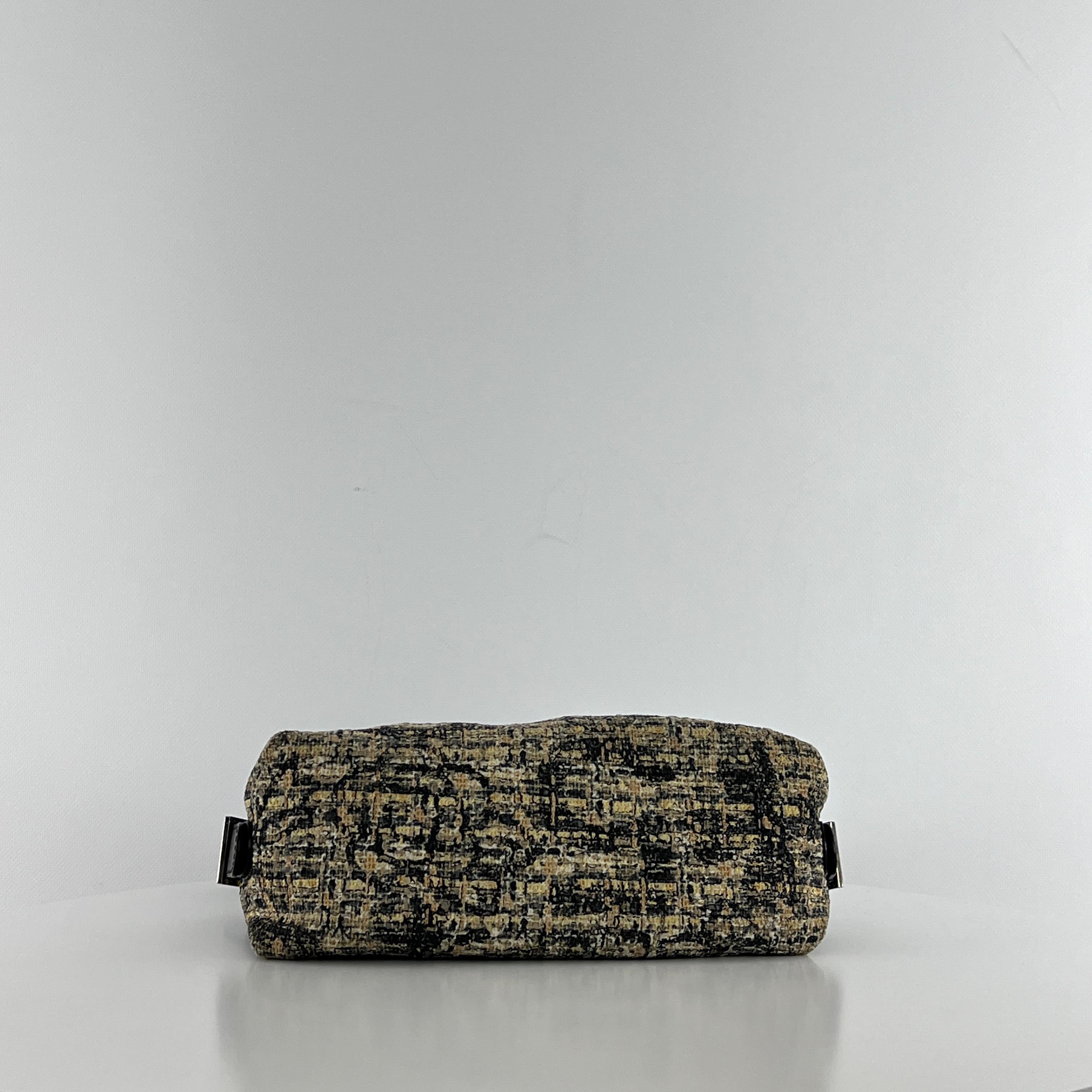 Sac à main Chanel Hobo Tweed Small tweed et cuir noir 2005-2006 in vendita 1