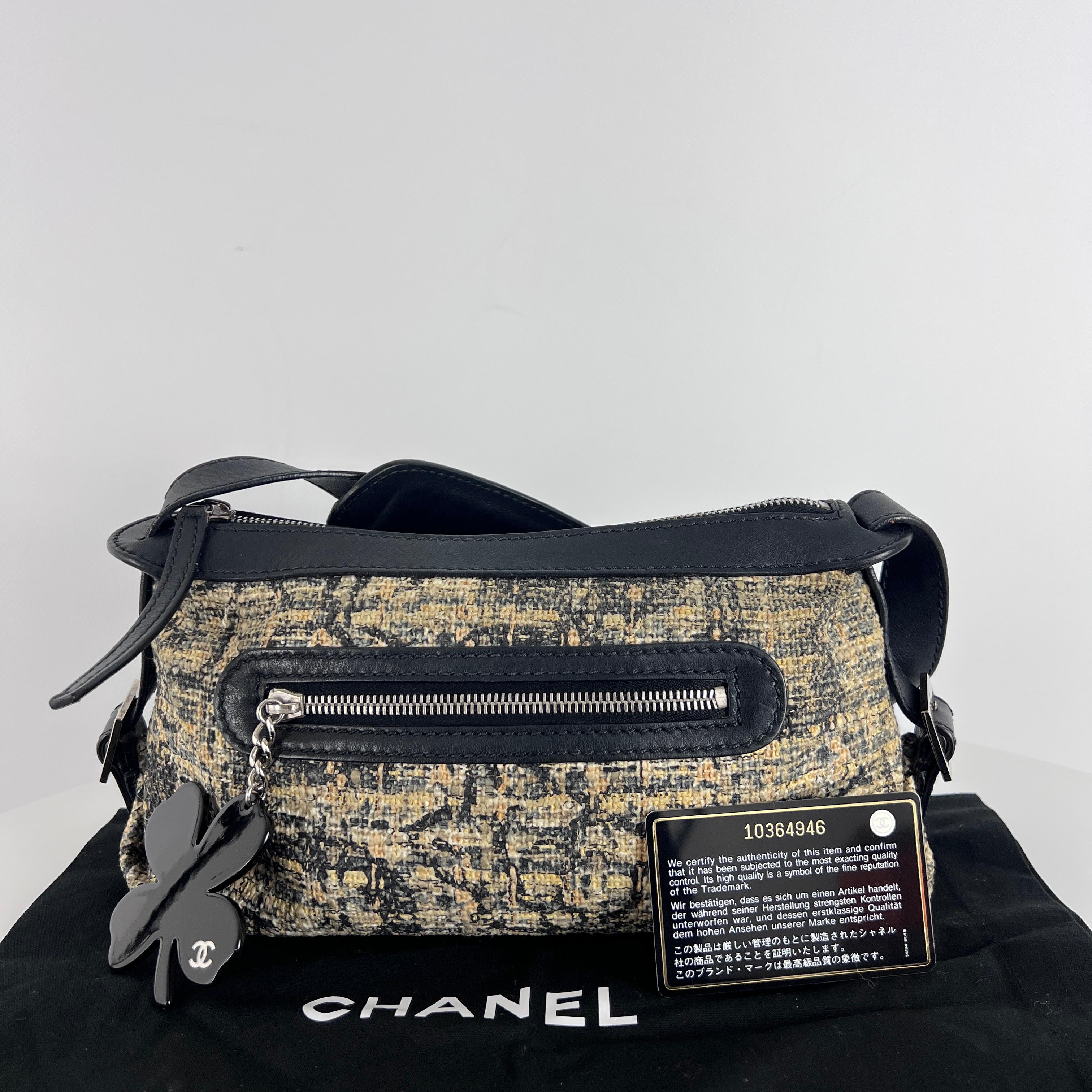Sac à main Chanel Hobo Tweed Small tweed et cuir noir 2005-2006 in vendita 3