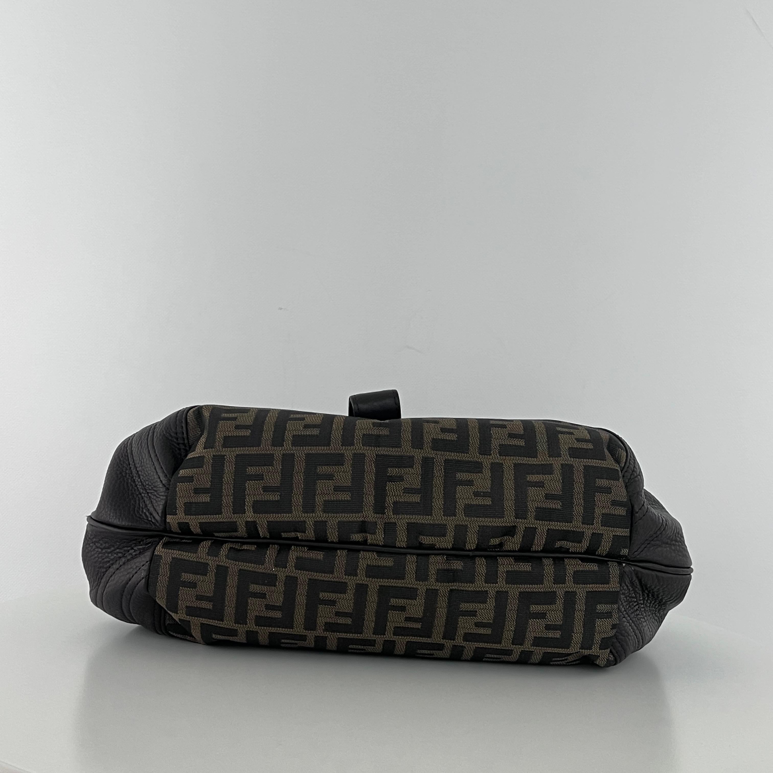 Sac à main FENDI Spy toile et cuir marron 1990-1999 en vente 6