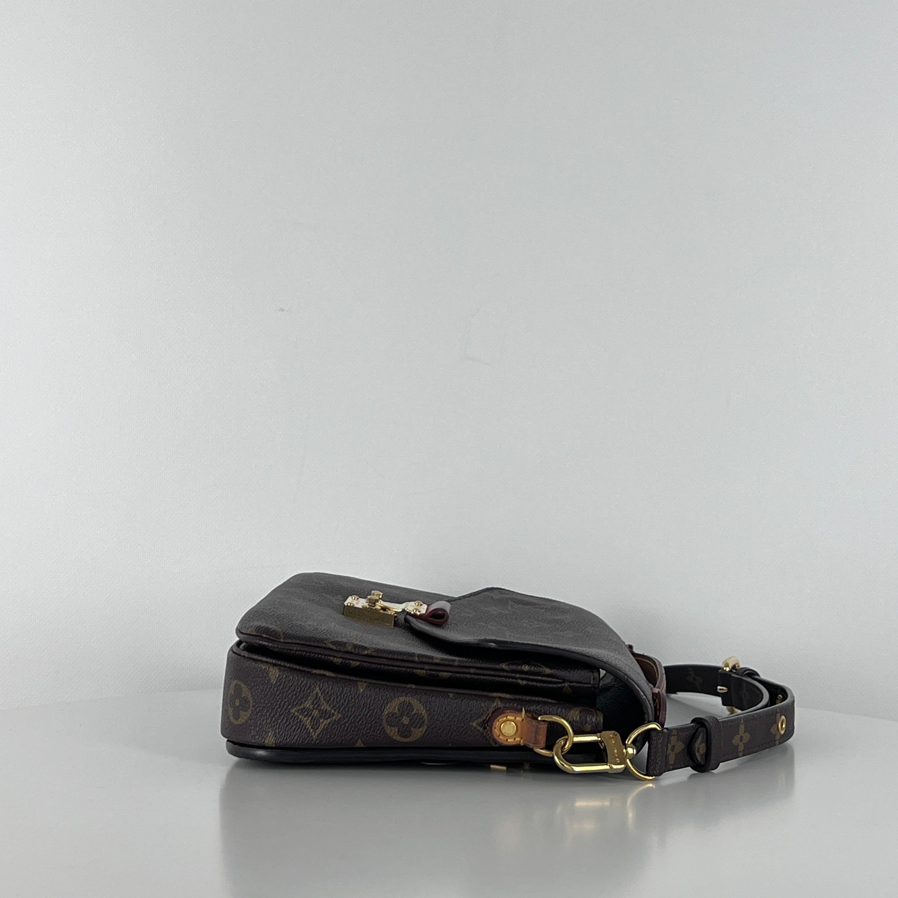 Sac à main LOUIS VUITTON Metis toile et cuir marron 1990-1999 in vendita 2