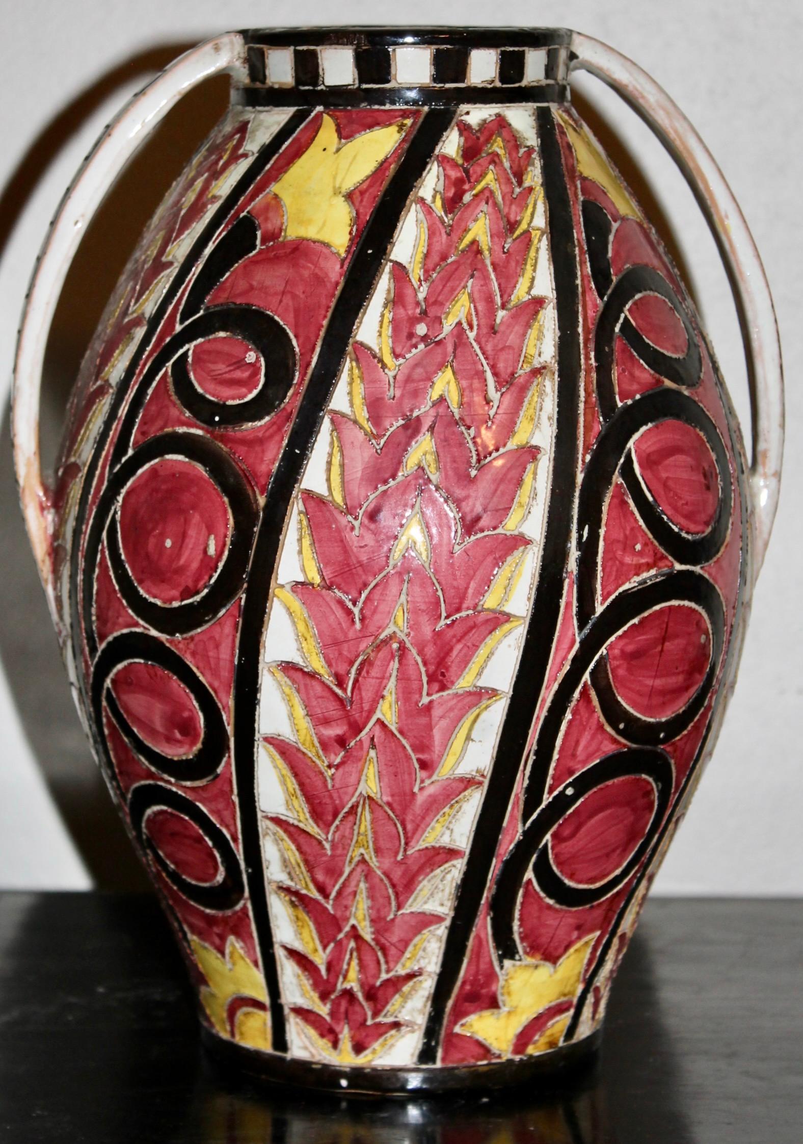 Große mehrfarbige Sgraffito-Vase mit abstrakten Motiven, signiert S.A.C.A., mit Henkel.