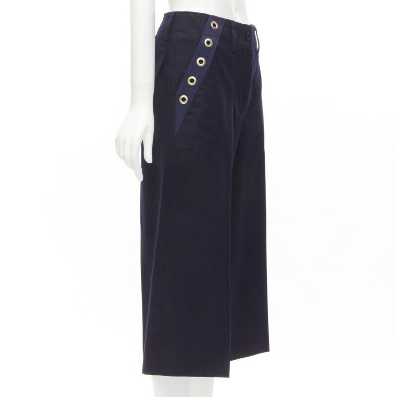 SACAI 2016 lana azul marino con ojales dorados y tachuelas Pantalón culotte de pernera ancha JP2 M Negro en venta
