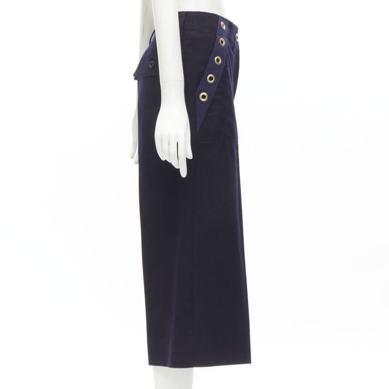 SACAI 2016 lana azul marino con ojales dorados y tachuelas Pantalón culotte de pernera ancha JP2 M en Excelente estado para la venta en Hong Kong, NT