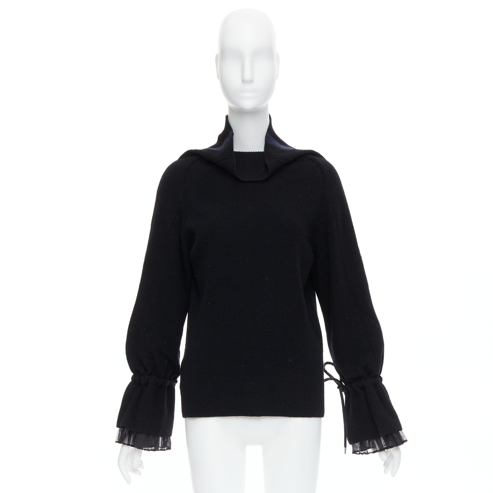 Sacai 2017 top à col roulé en laine mélangée noire et bordée de bleu marine JP1 S en vente 5