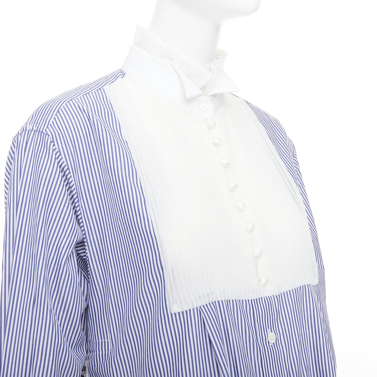 Gris SACAI 2017 robe chemise à col roulé en popeline de coton rayée bleu et blanc JP1 S en vente