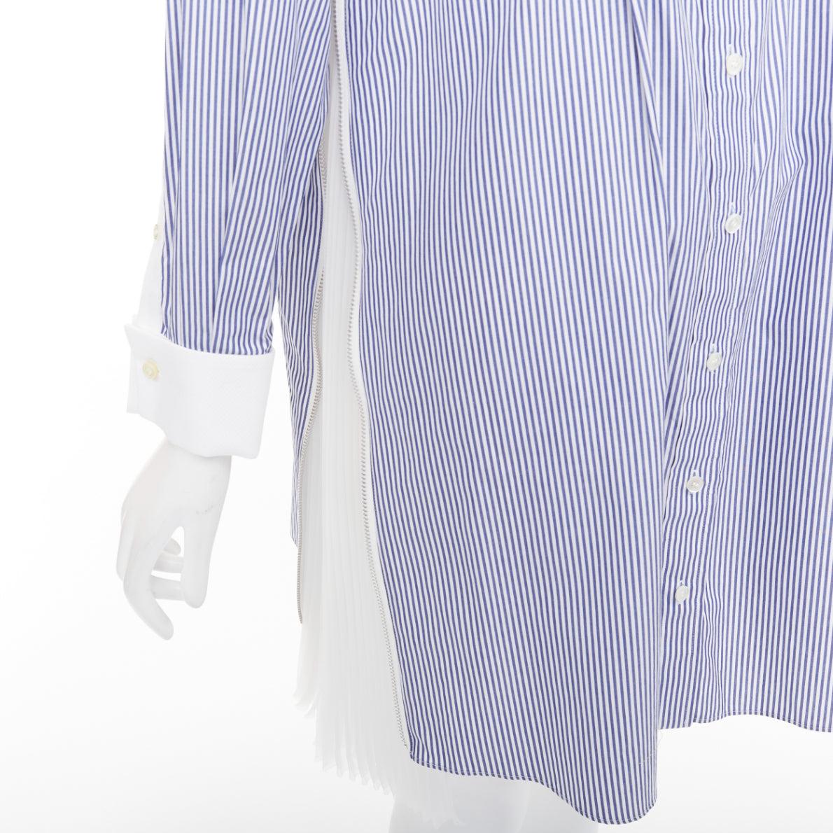 SACAI 2017 robe chemise à col roulé en popeline de coton rayée bleu et blanc JP1 S en vente 2