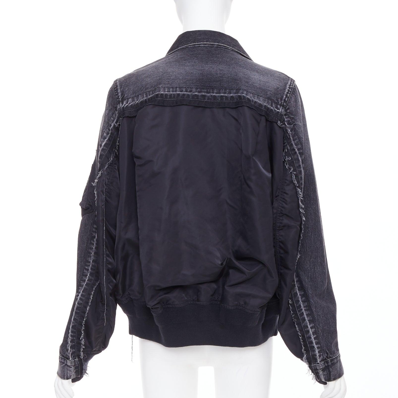 SACAI 2019 gris lavé coton mélangé denim noir nylon hybride veste JP2 M en vente 1