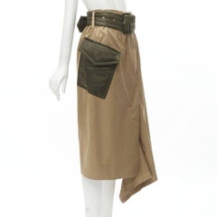 SACAI Jupe marron kaki à ourlet semi-détaché et ceinture de poche en nylon JP2, 2019