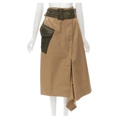 SACAI Jupe marron kaki à ourlet semi-détaché et ceinture de poche en nylon JP2, 2019