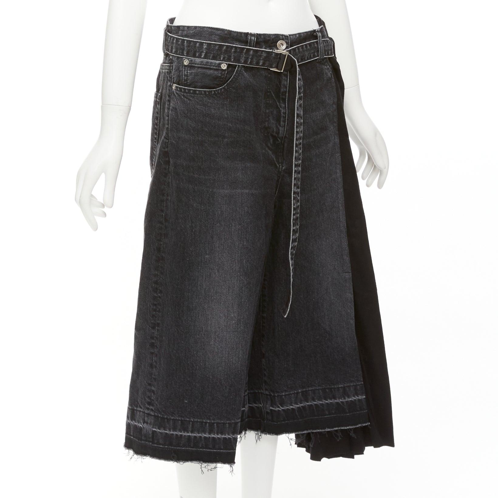 SACAI 2020 black cotton wool nylon denim pleats deconstruction shorts JP3 L In Excellent Condition For Sale In Hong Kong, NT