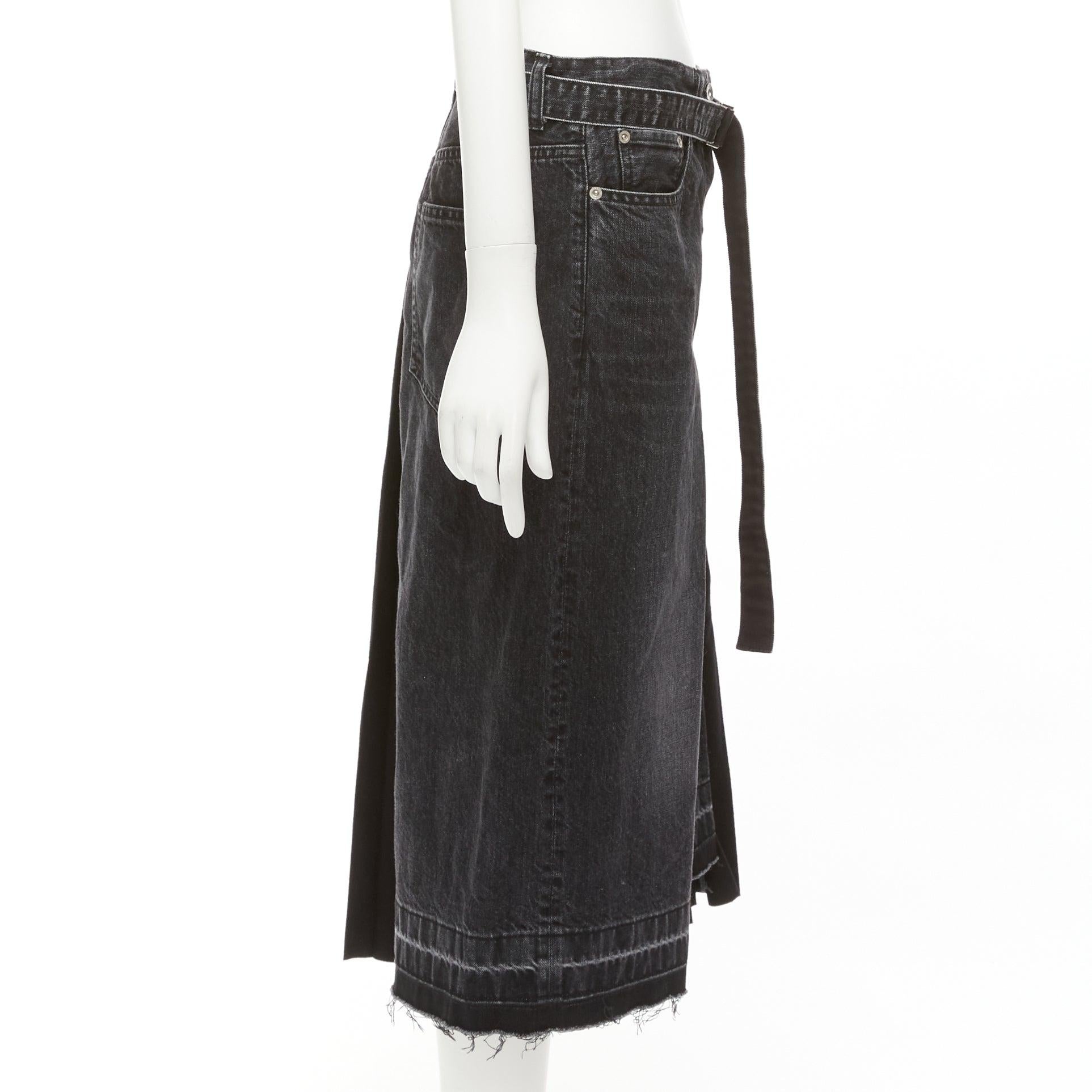 Women's SACAI 2020 black cotton wool nylon denim pleats deconstruction shorts JP3 L For Sale