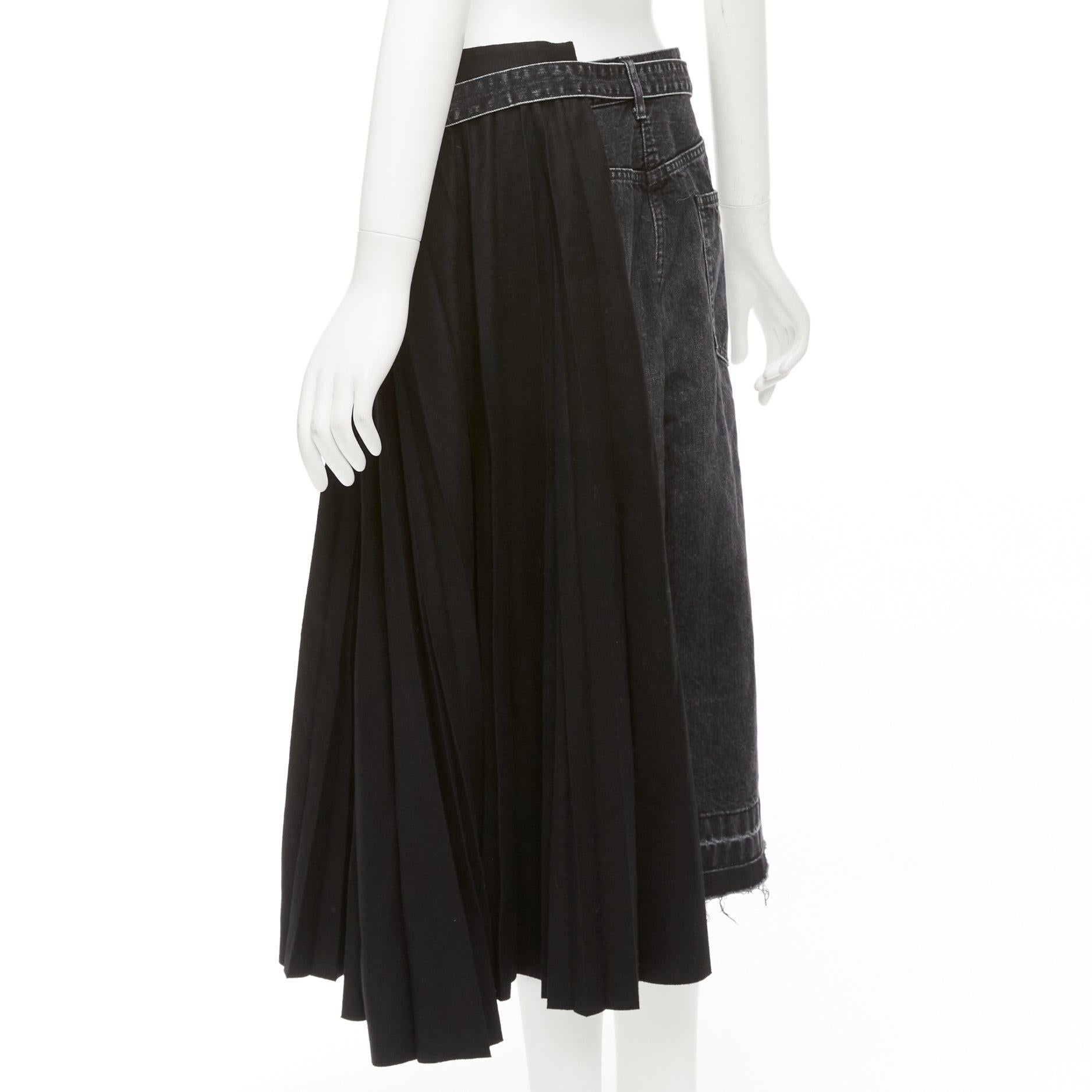 SACAI 2020 short de déconstruction à plis en denim noir en coton, laine et nylon JP3 L Pour femmes en vente