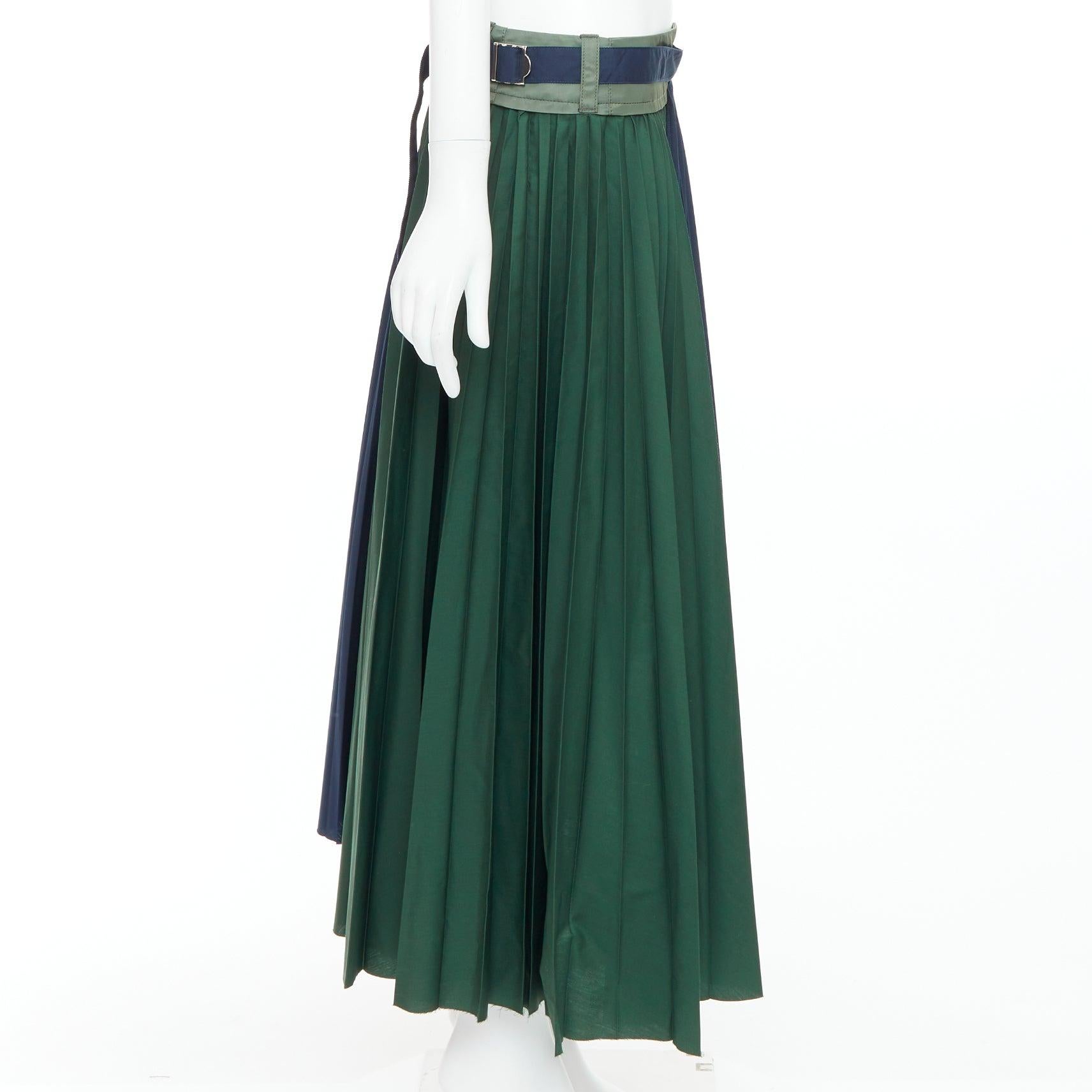 SACAI 2020 green navy nylon trim deconstructed pleated skirt JP3 L In Excellent Condition For Sale In Hong Kong, NT