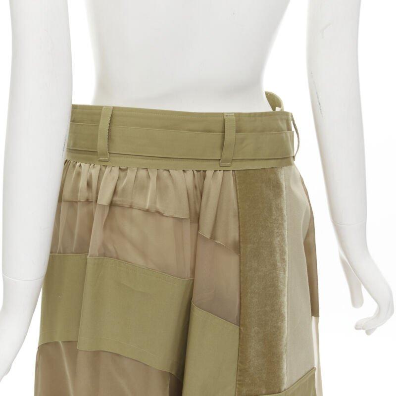 SACAI 2020 falda con cinturón deconstruida patchwork militar caqui JP3 L 2