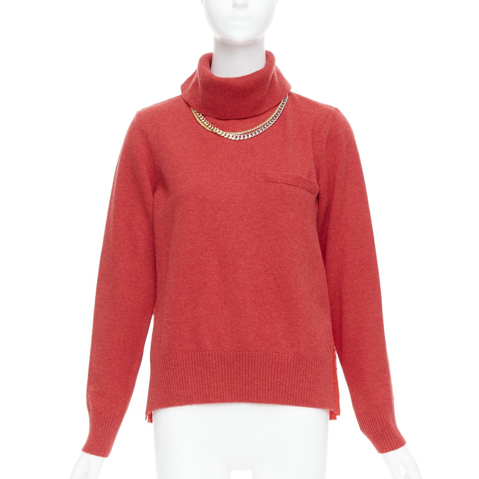 Rose Pull à col roulé SACAI 2020 rouge 100 % laine et chaîne dorée JP3 L en vente