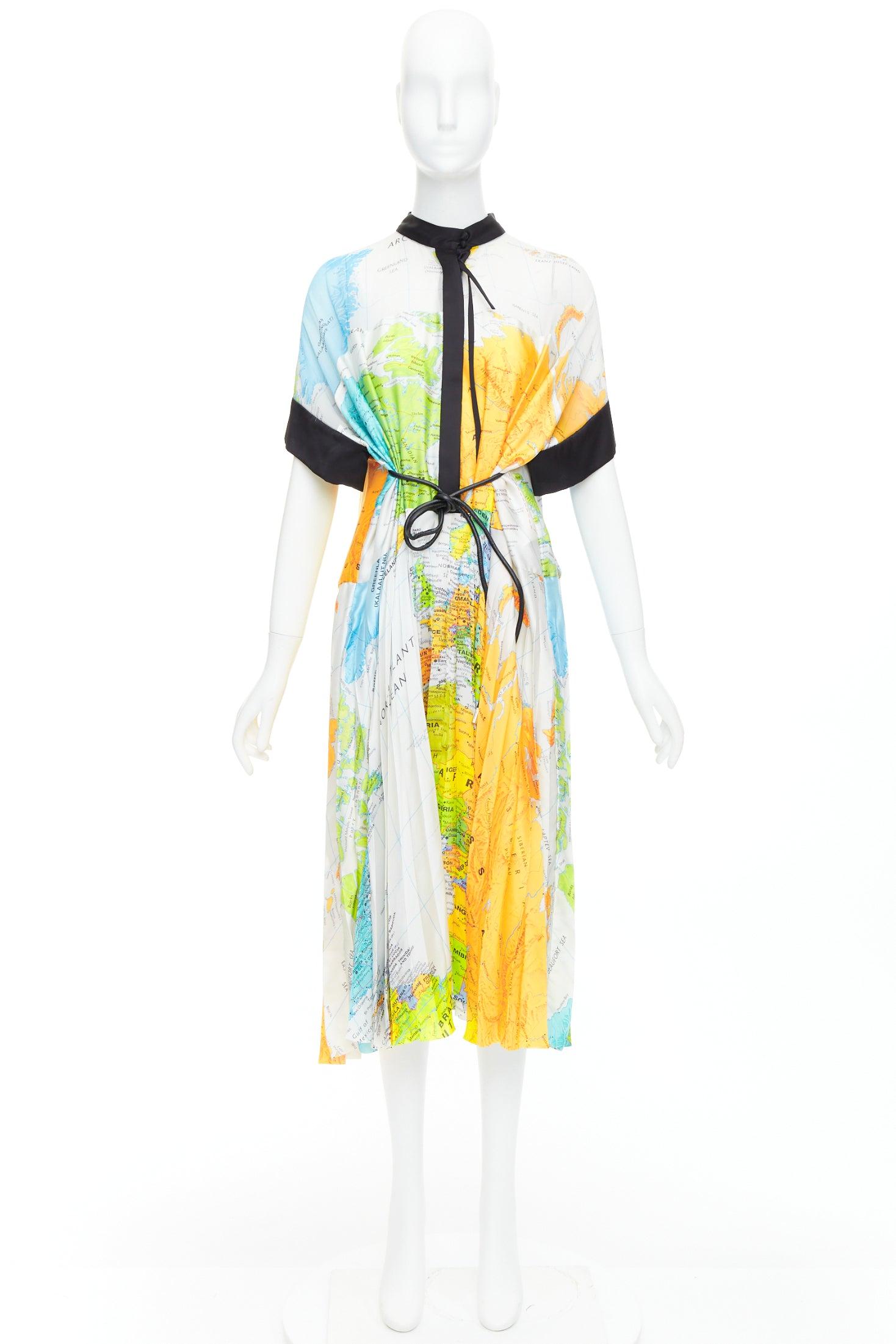 SACAI 2020 jaune bleu blanc imprimé carte ceinture noire robe midi JP2 M en vente 5