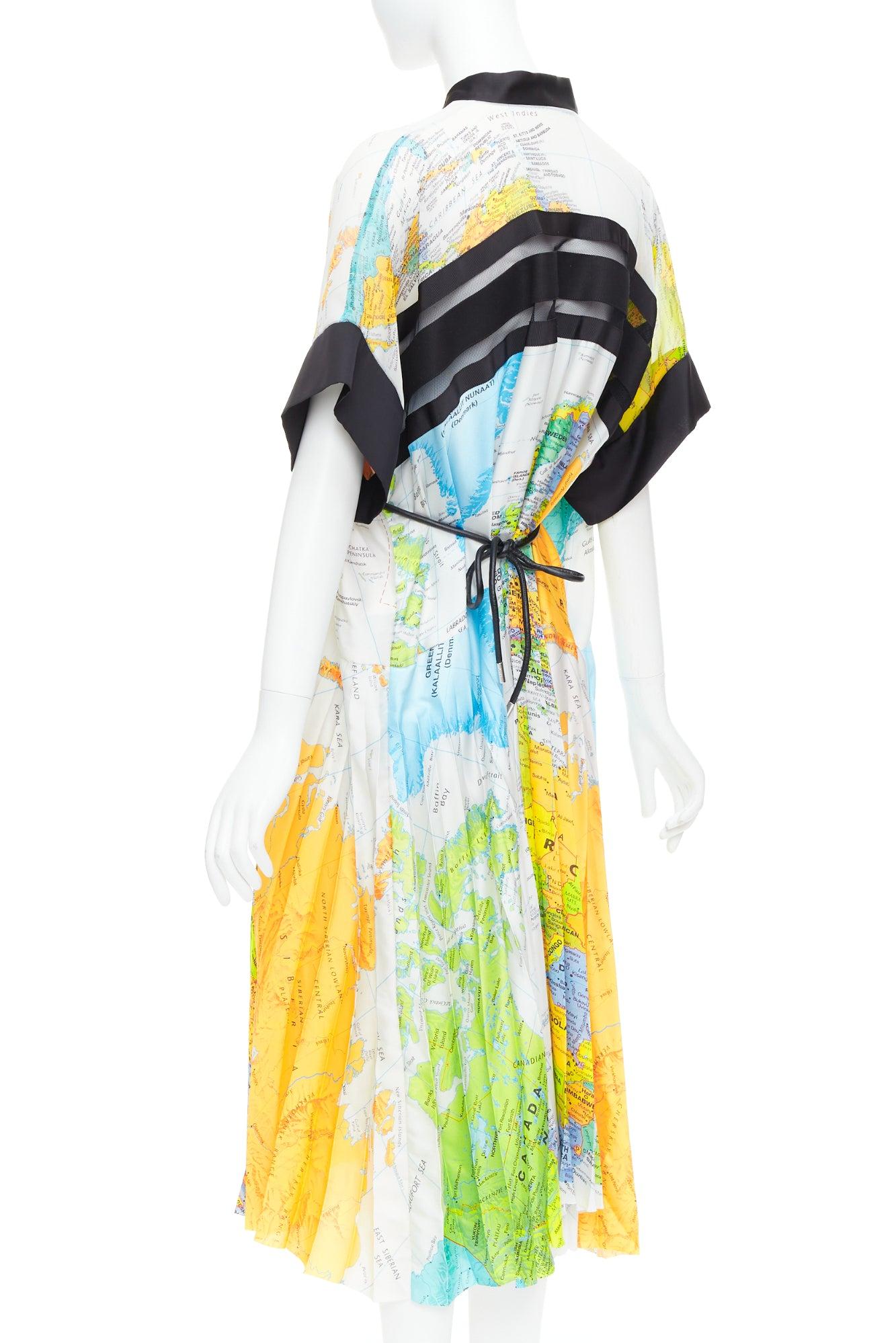 SACAI 2020 jaune bleu blanc imprimé carte ceinture noire robe midi JP2 M en vente 2