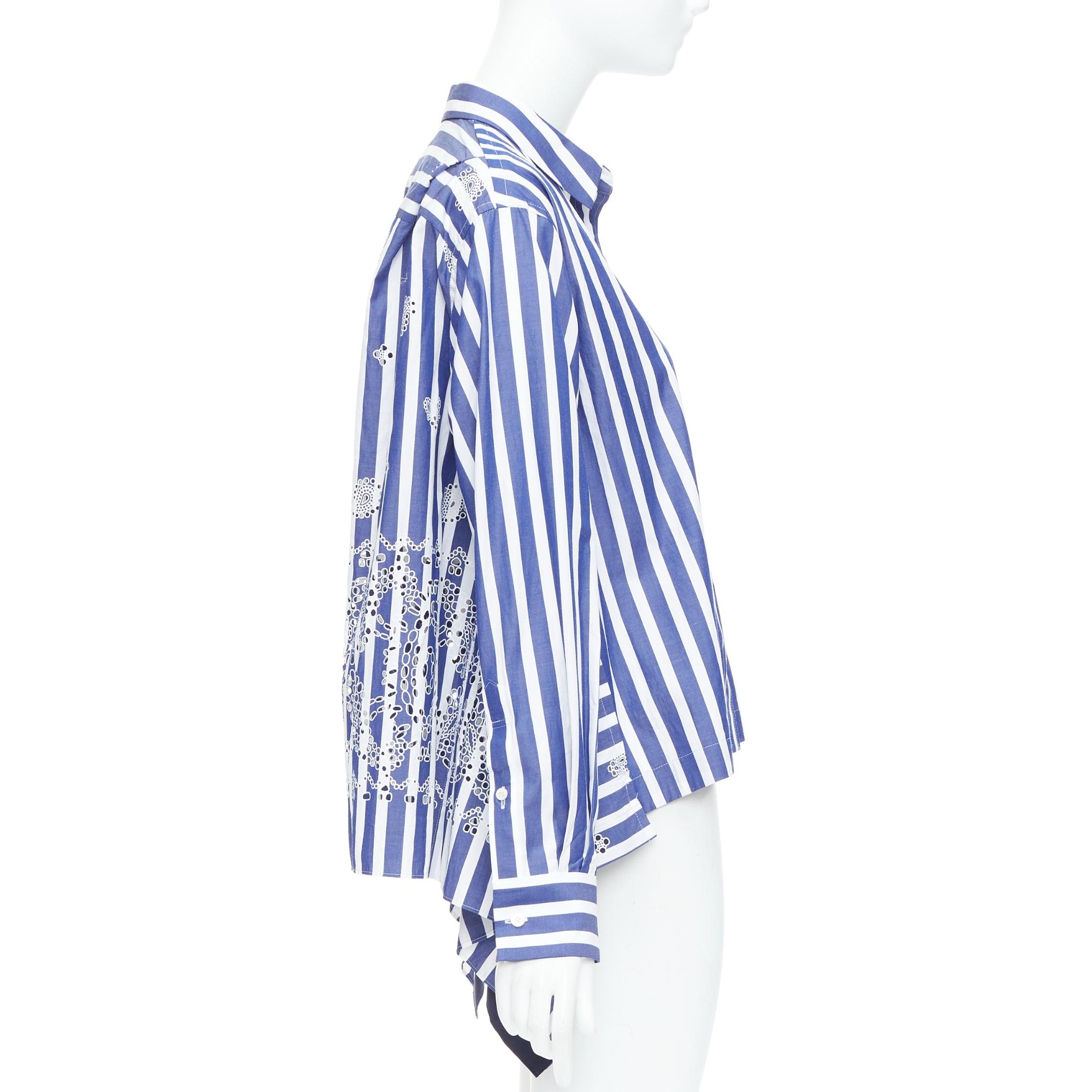 SACAI 2021 blue white striped eyelet flared back dress shirt JP3 L In Good Condition For Sale In Hong Kong, NT