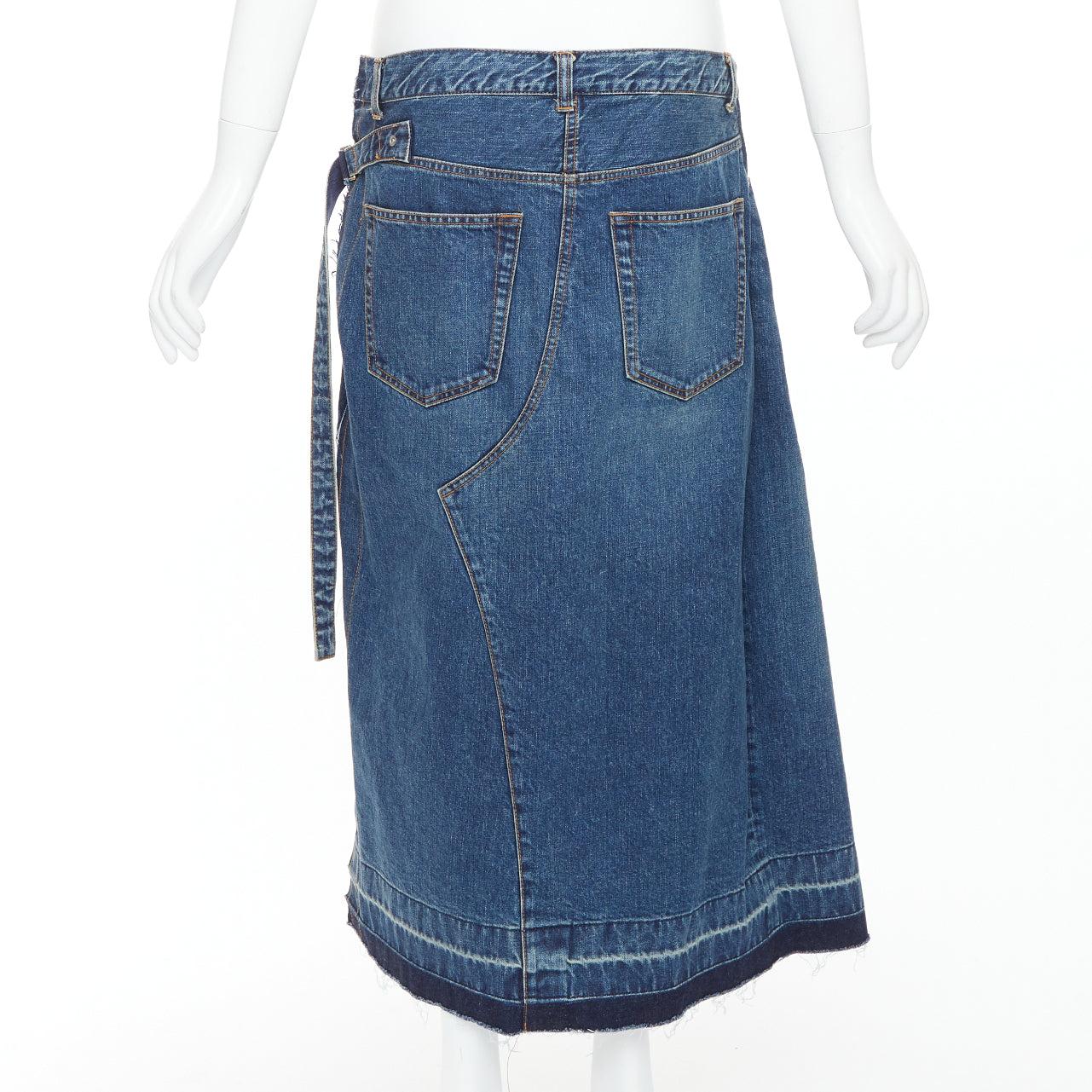 SACAI 2022 Blauer dekonstruierter, sich überlappender, mehrschichtiger Rock aus Denim JP4 XL im Angebot 1