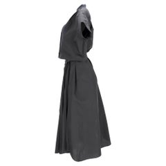 Vestido camisero midi con aberturas y cinturón de Sacai, en poliéster negro