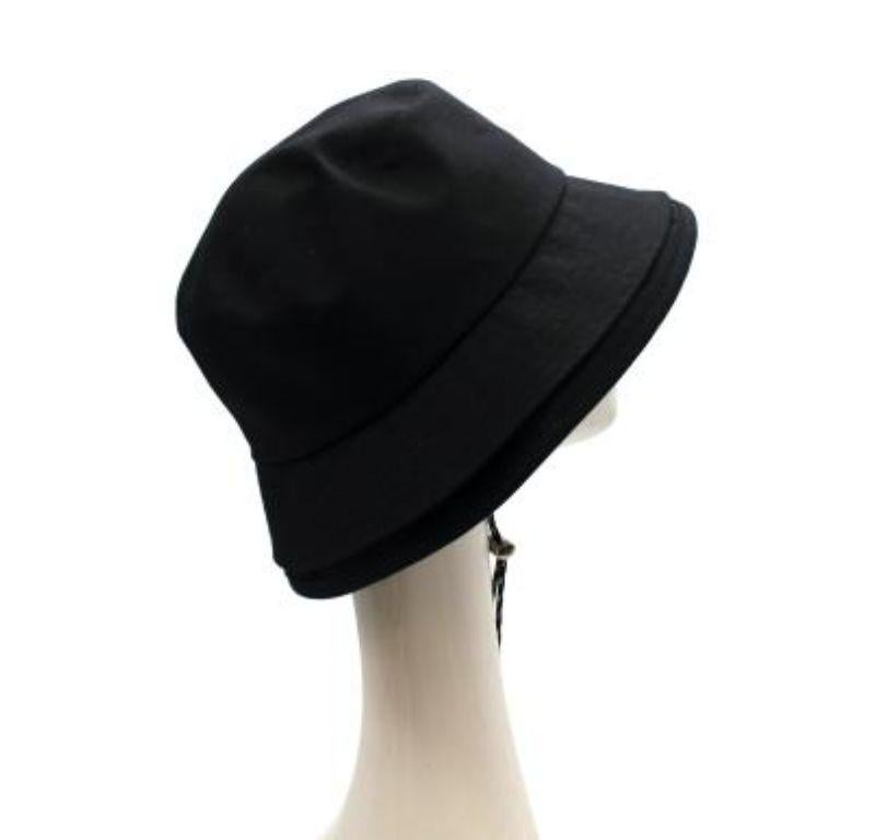 Sacai Black double layer bucket hat In Excellent Condition For Sale In London, GB