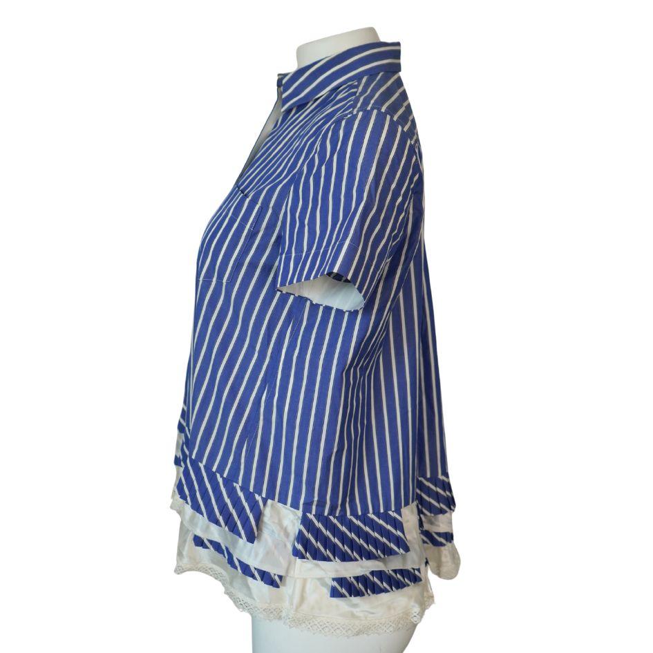 Sacai Blue and White Striped Button Up Top In condizioni ottime in vendita a Beverly Hills, CA