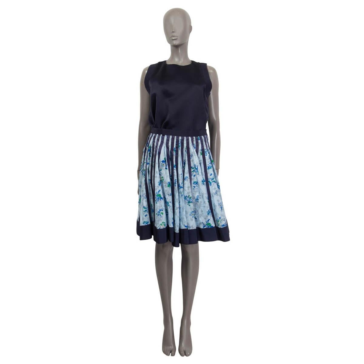 SACAI blue silk 2014 FLORAL PLEATED APRON Dress 3 S In Excellent Condition For Sale In Zürich, CH