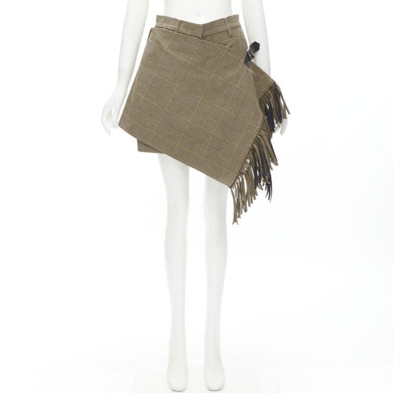 SACAI brown herringbone check fringe wrap front buckle shorts JP1 S in vendita 4