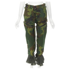 SACAI Chitose Abe - Pantalon à ourlet évasé en camouflage vert déconstruit et patchwork, taille S