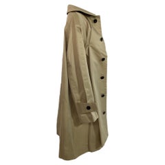 Abrigo tipo trench con panel interior de Sacai, de algodón marrón