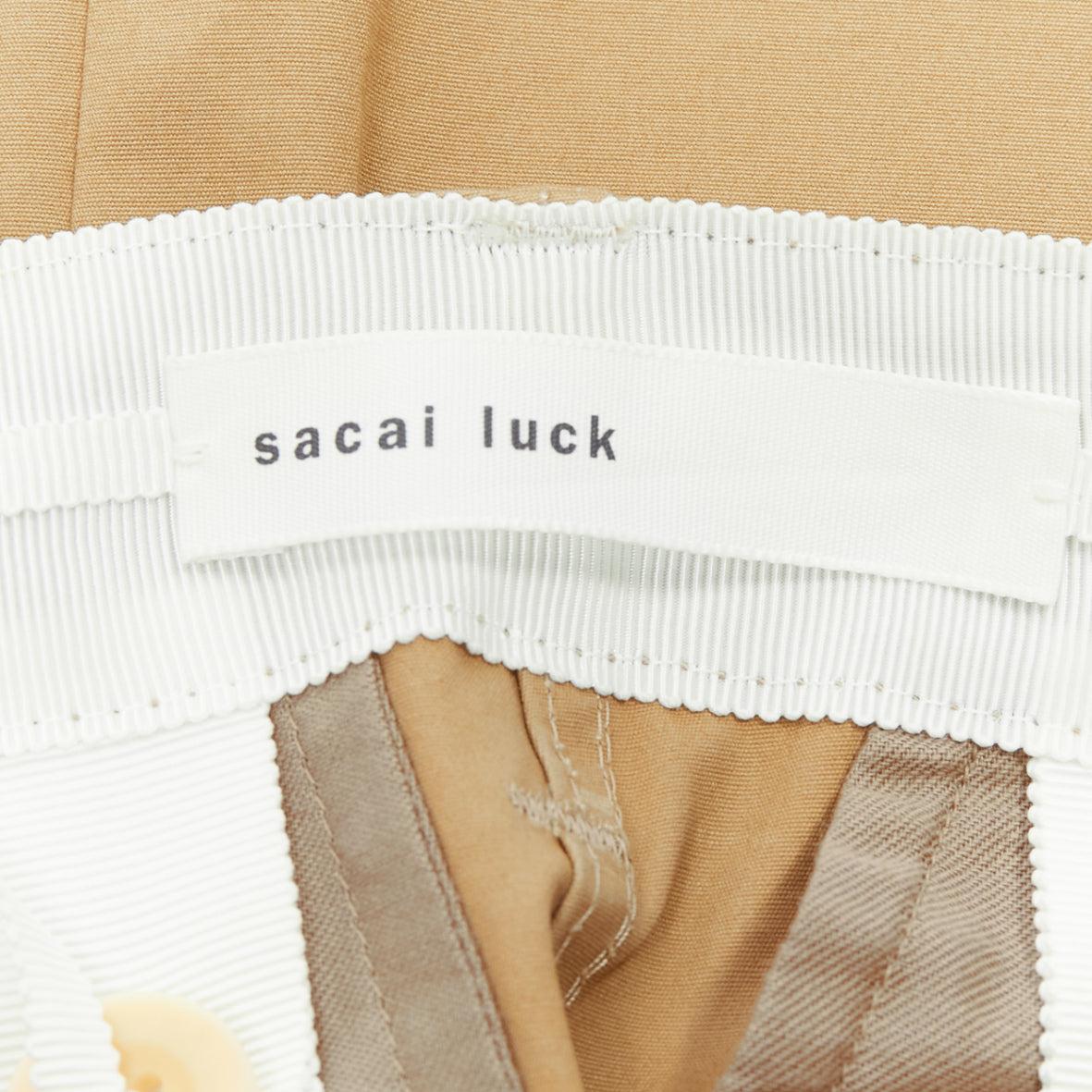 SACAI LUCK beige off white button embellished waistband wide cargo pants For Sale 4