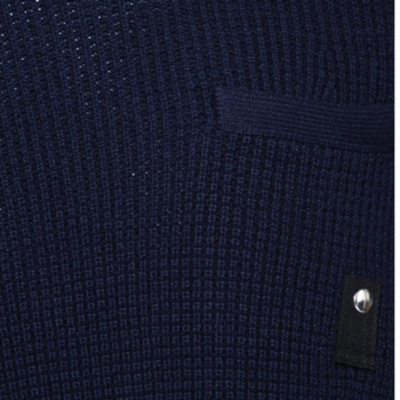 This pullover from Sacai is for those who like laid-back fashion that is full of comfort. It is made from a wool blend and designed with long sleeves, a round neckline and contrast panels. You can team the creation with smart casuals and for an