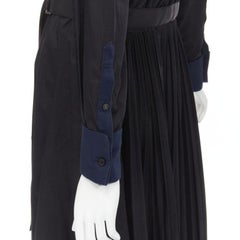 SACAI esmoquin azul marino cuello babero algodón negro falda plisada cinturón vestido midi JP2 M