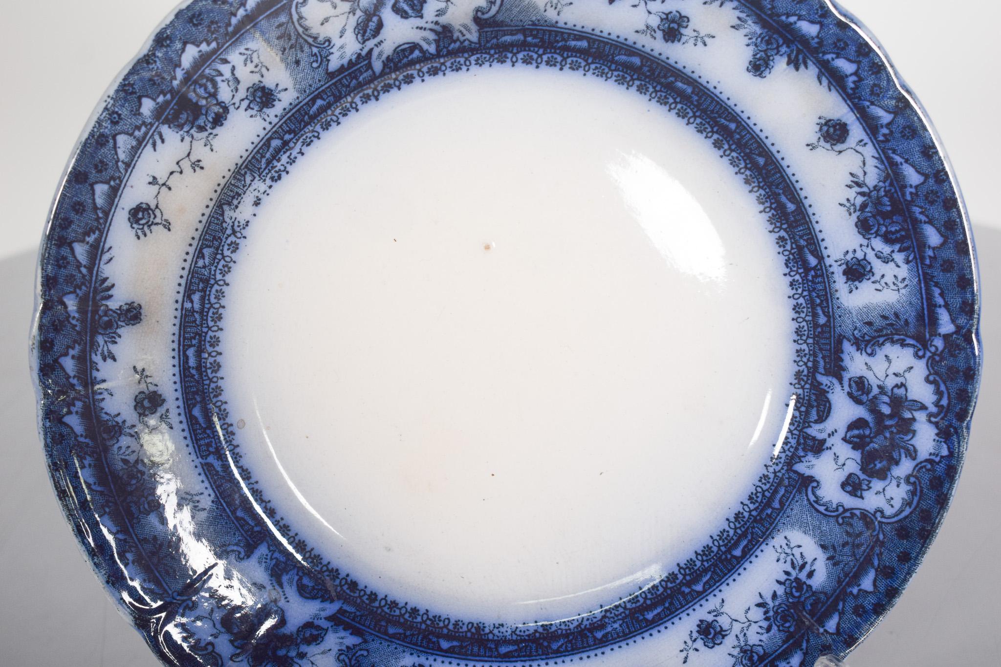 Plato de cerámica Sacavém Beira Decoración azul y blanca en Bastante bueno estado para la venta en Lisboa, Lisboa
