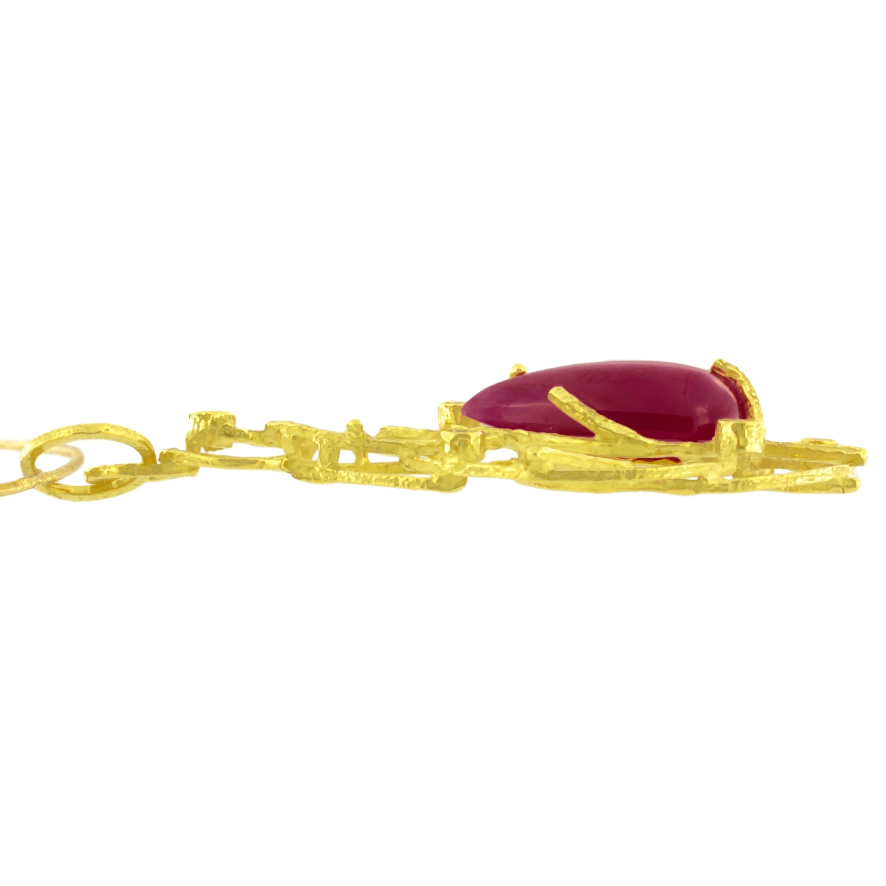 Contemporary Sacchi 14.5 Carat Ruby and Diamonds Gemstone 18 Karat Gold Pendant Necklace For Sale