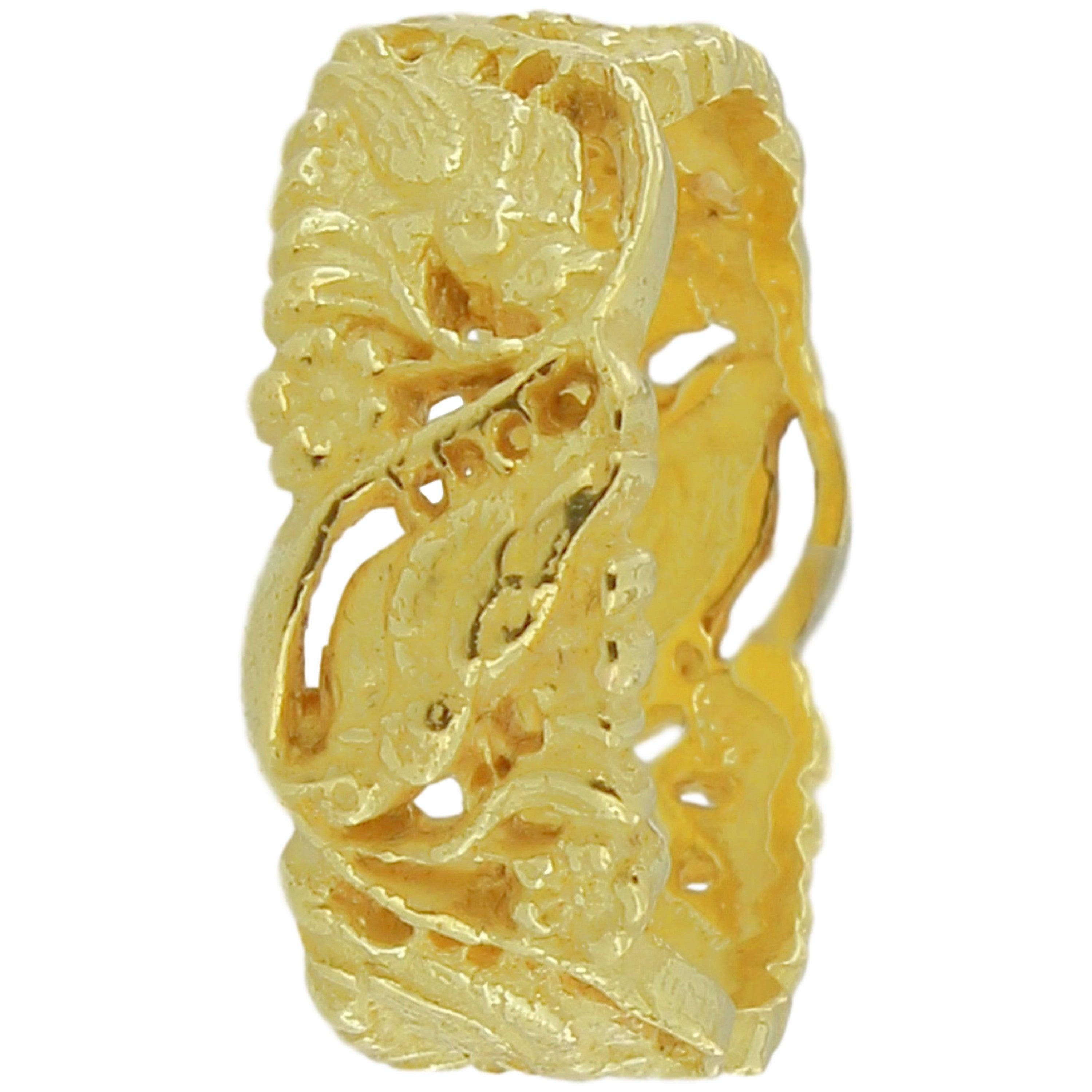 For Sale:  Sacchi 18 Karat Yellow Gold Decorative Band Ring 2