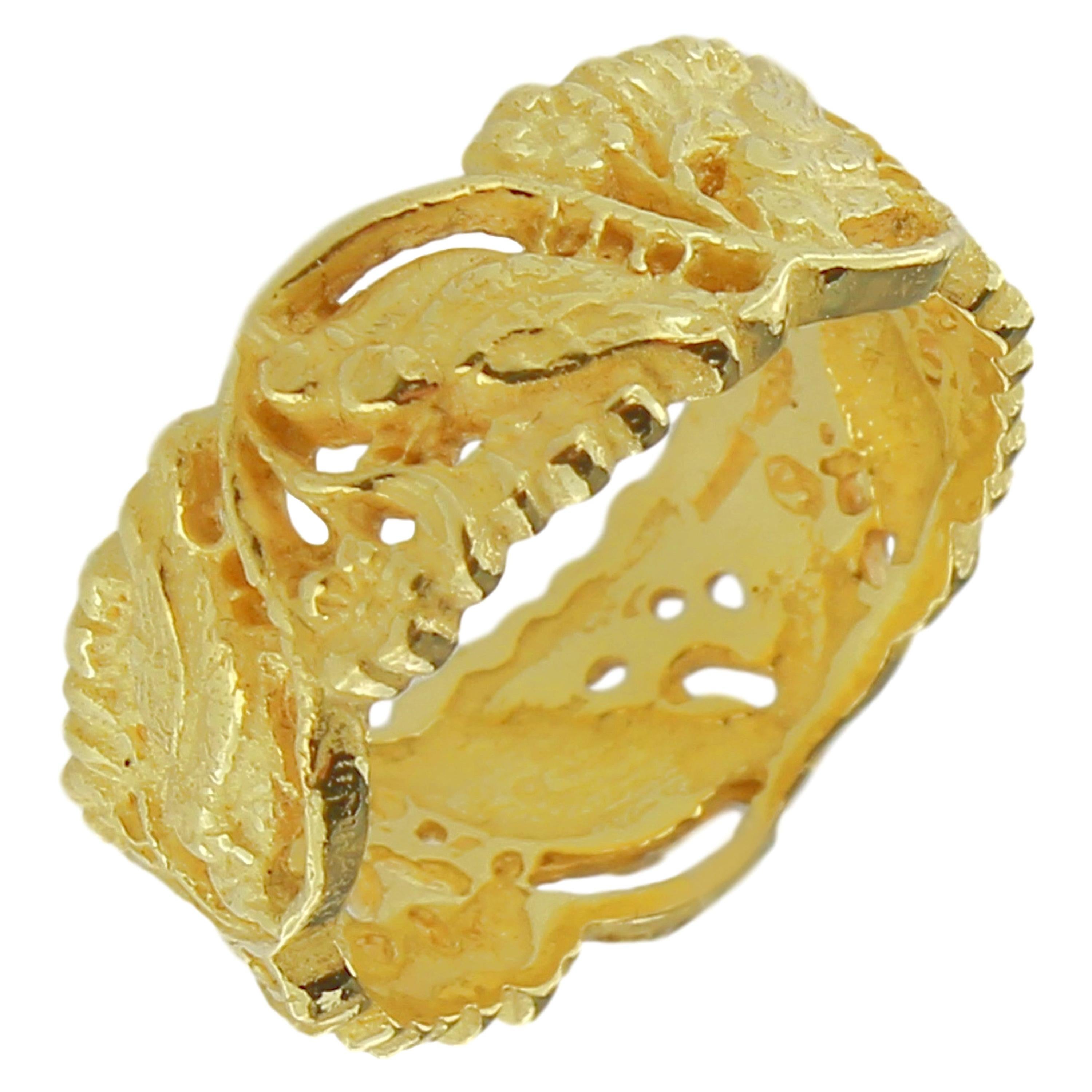 For Sale:  Sacchi 18 Karat Yellow Gold Decorative Band Ring